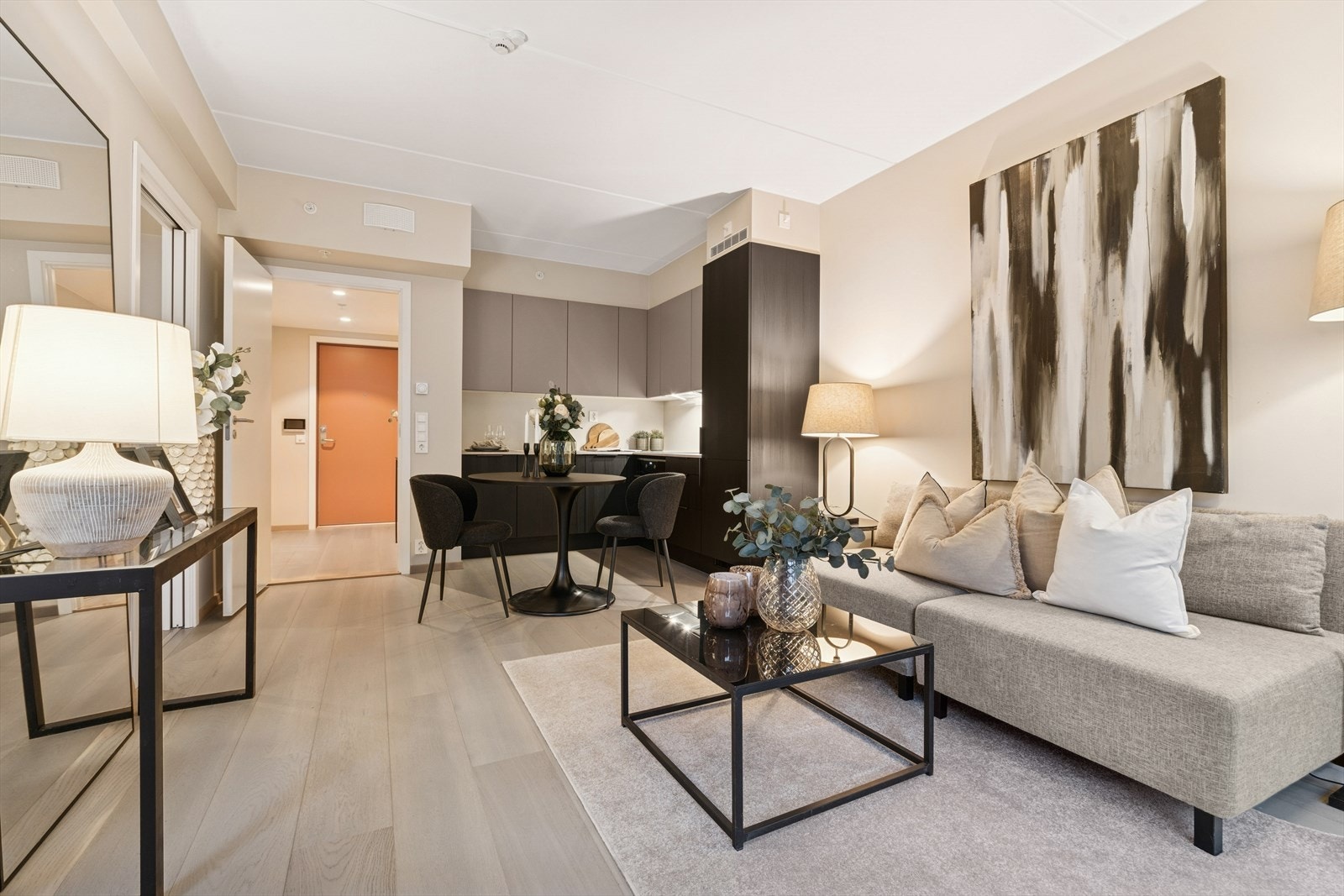 Leiligheten ble ferdigstilt i 2025 og innehar alle de kvaliteter man forventer av et nybygg Galleribilde