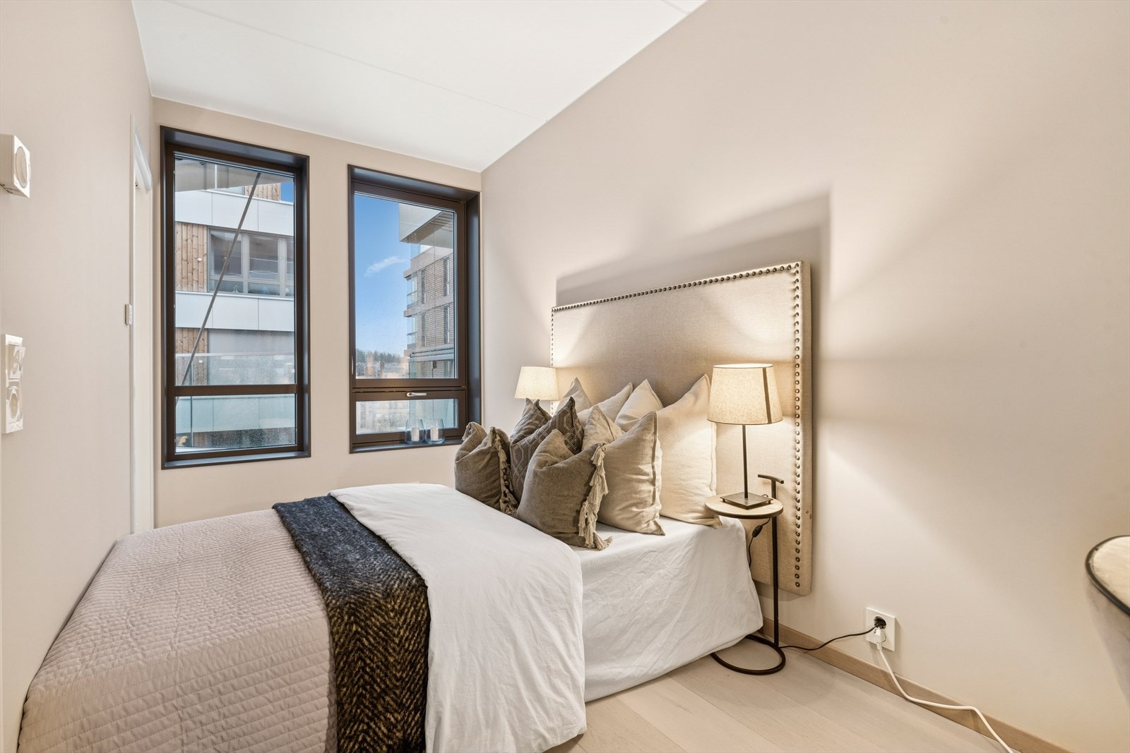 Leiligheten har et soverom med to innganger. Galleribilde