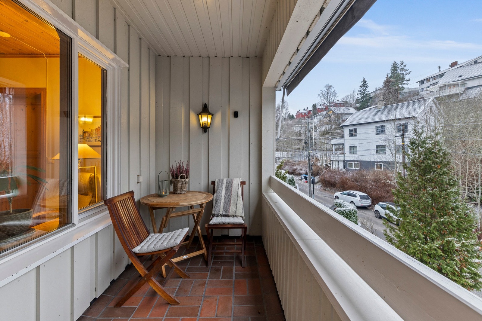 Fra stuen har du direkte adkomst til solrik vestvendt balkong Galleribilde