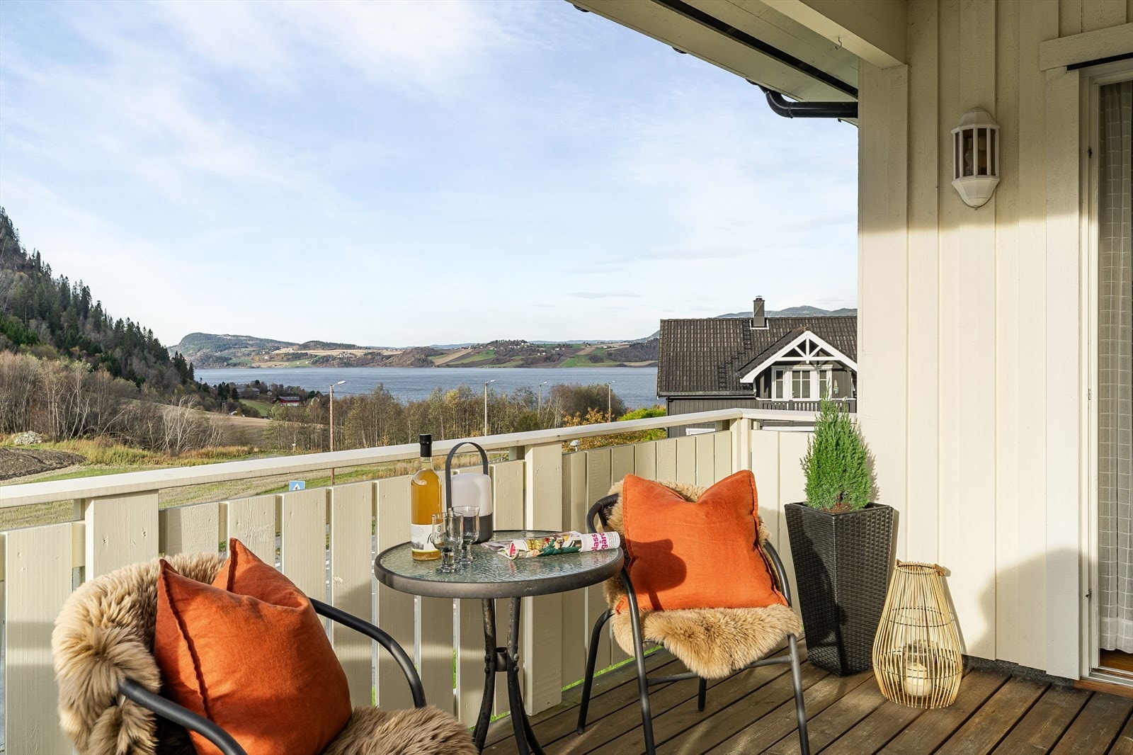 Leiligheten har en god beliggenhet. Balkongen har også gode solforhold. Galleribilde