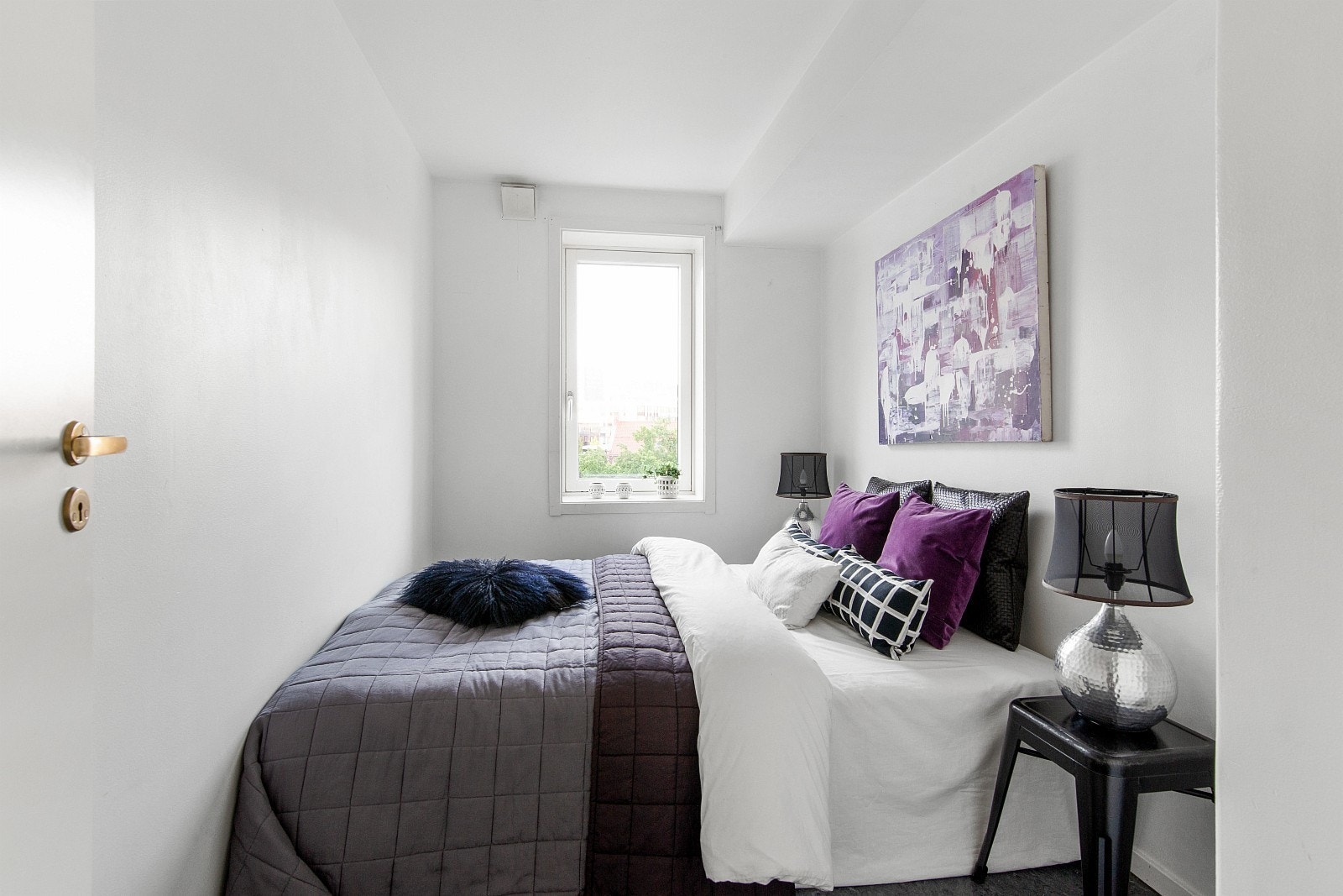 Soverom 1.Bildene er fra en liknende leilighet. Leiligheten leies ut umøblert. Galleribilde