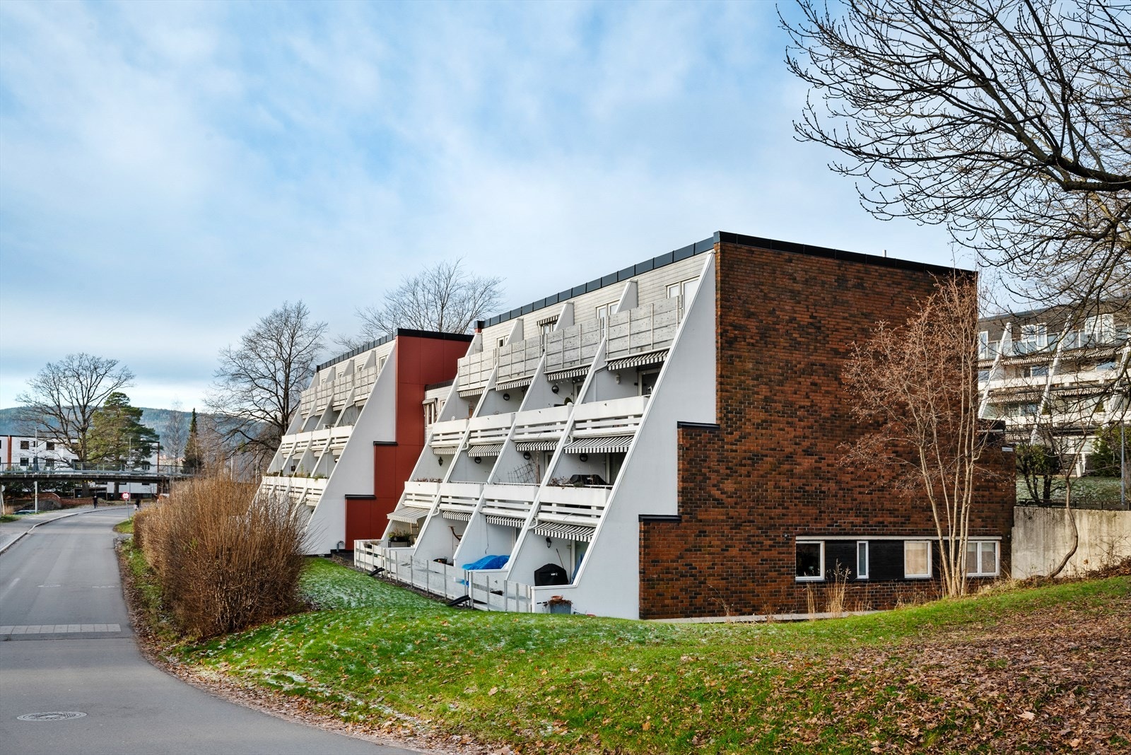 Rolig boligområde med kort vei til Kolsås T-bane. Galleribilde