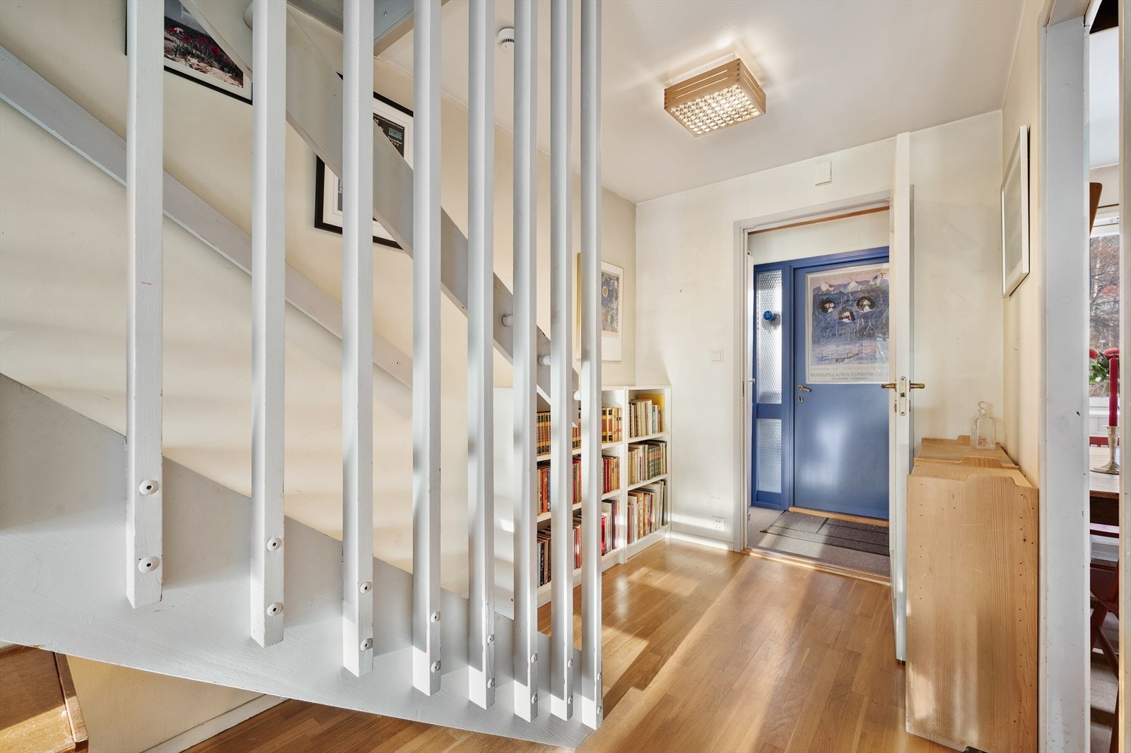 I gangen er det muligheter for en garderobeløsning. Galleribilde