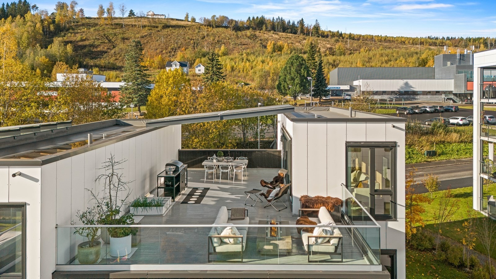 Et særdeles innbydende og moderne enderekkehus med strålende beliggenhet på Gjøvik. Galleribilde