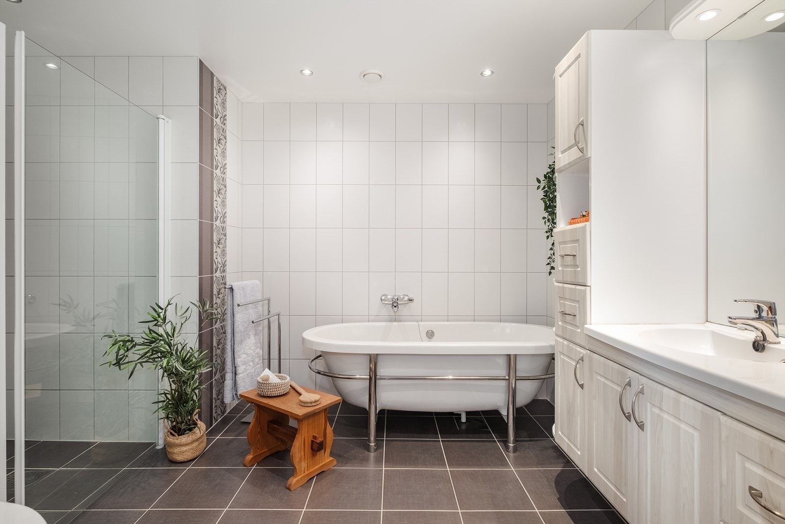 Bad #1. Galleribilde