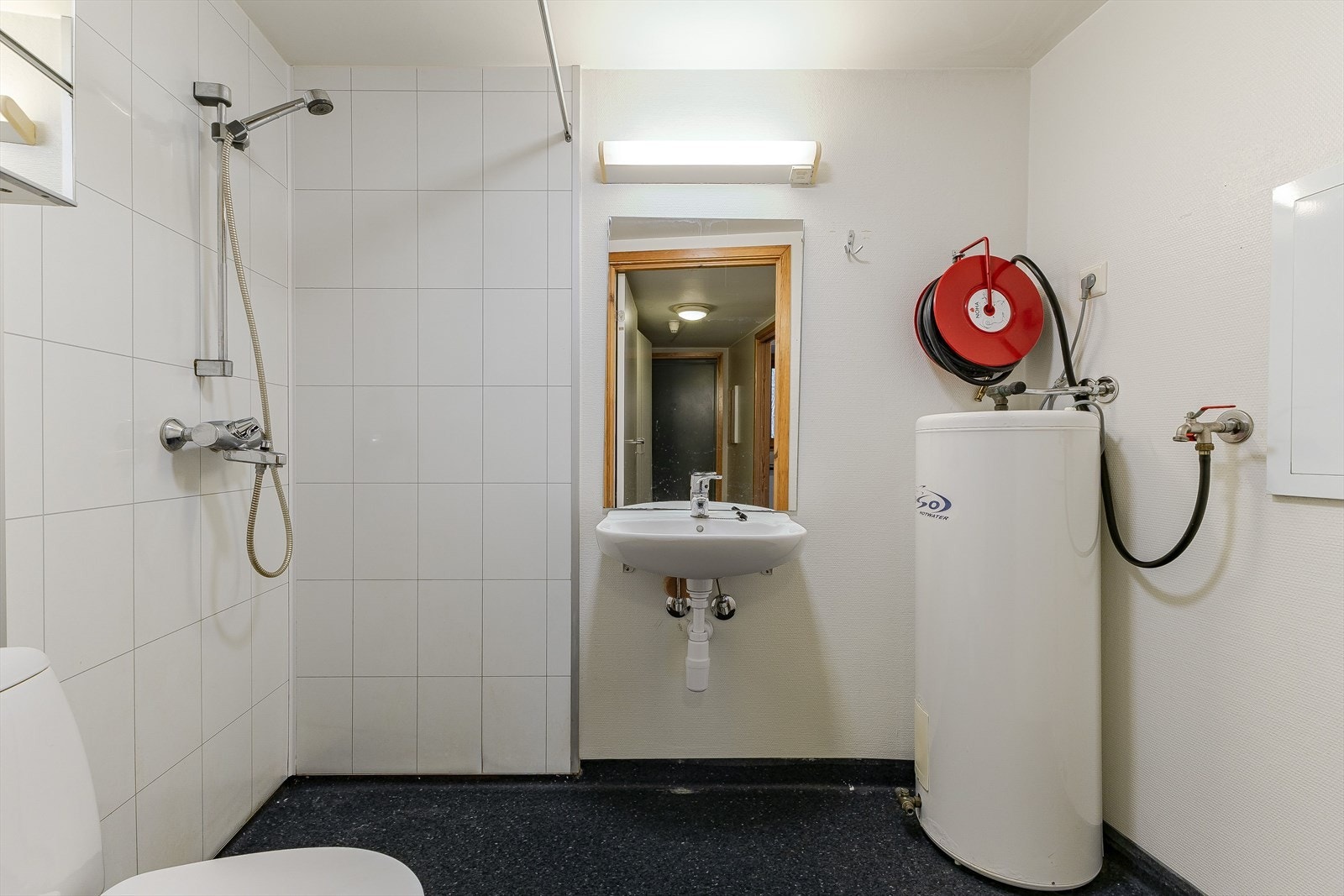 Plass til det man trenger på et bad Galleribilde