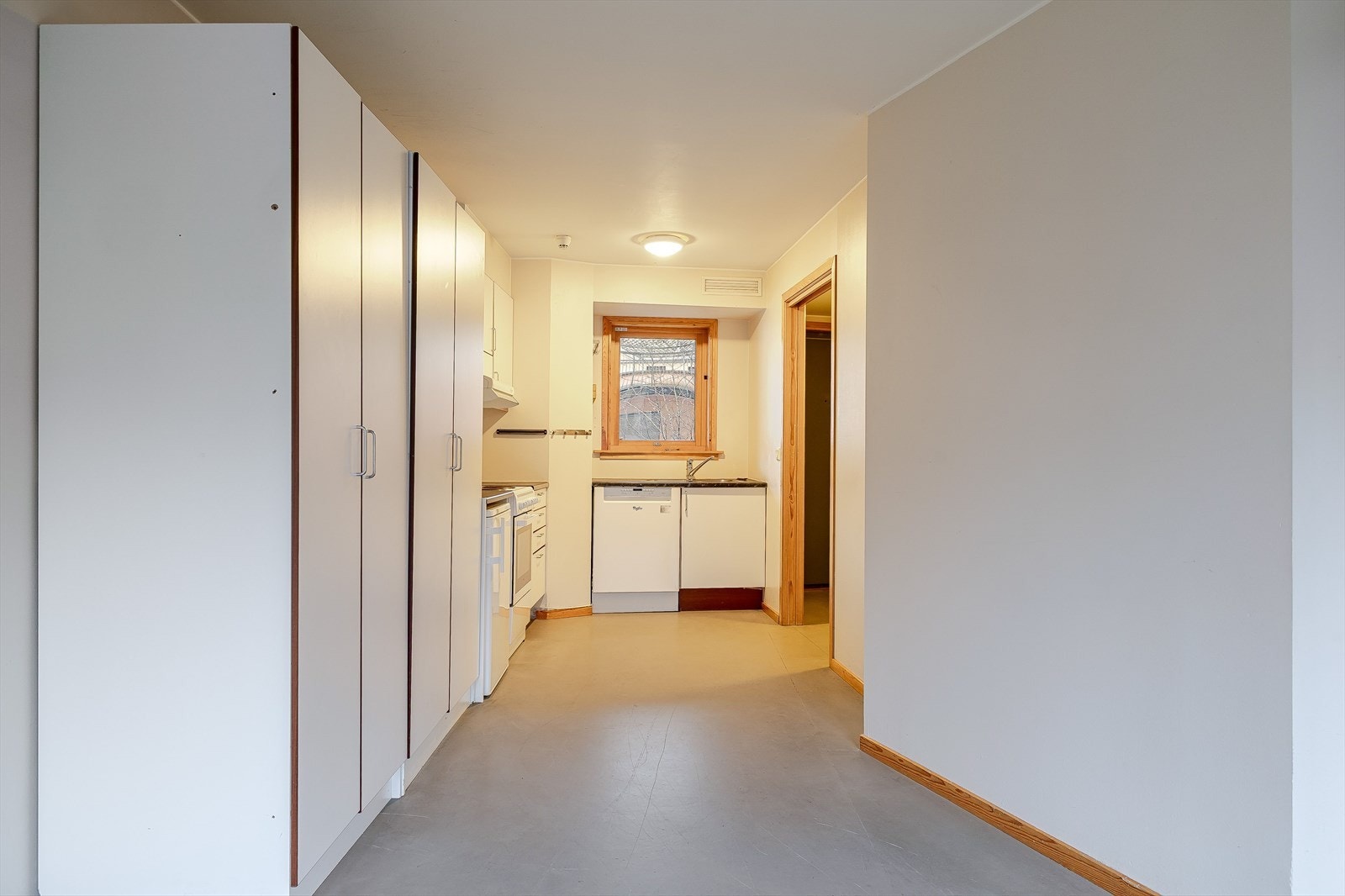 Sette fra stue mot kjøkkendel Galleribilde