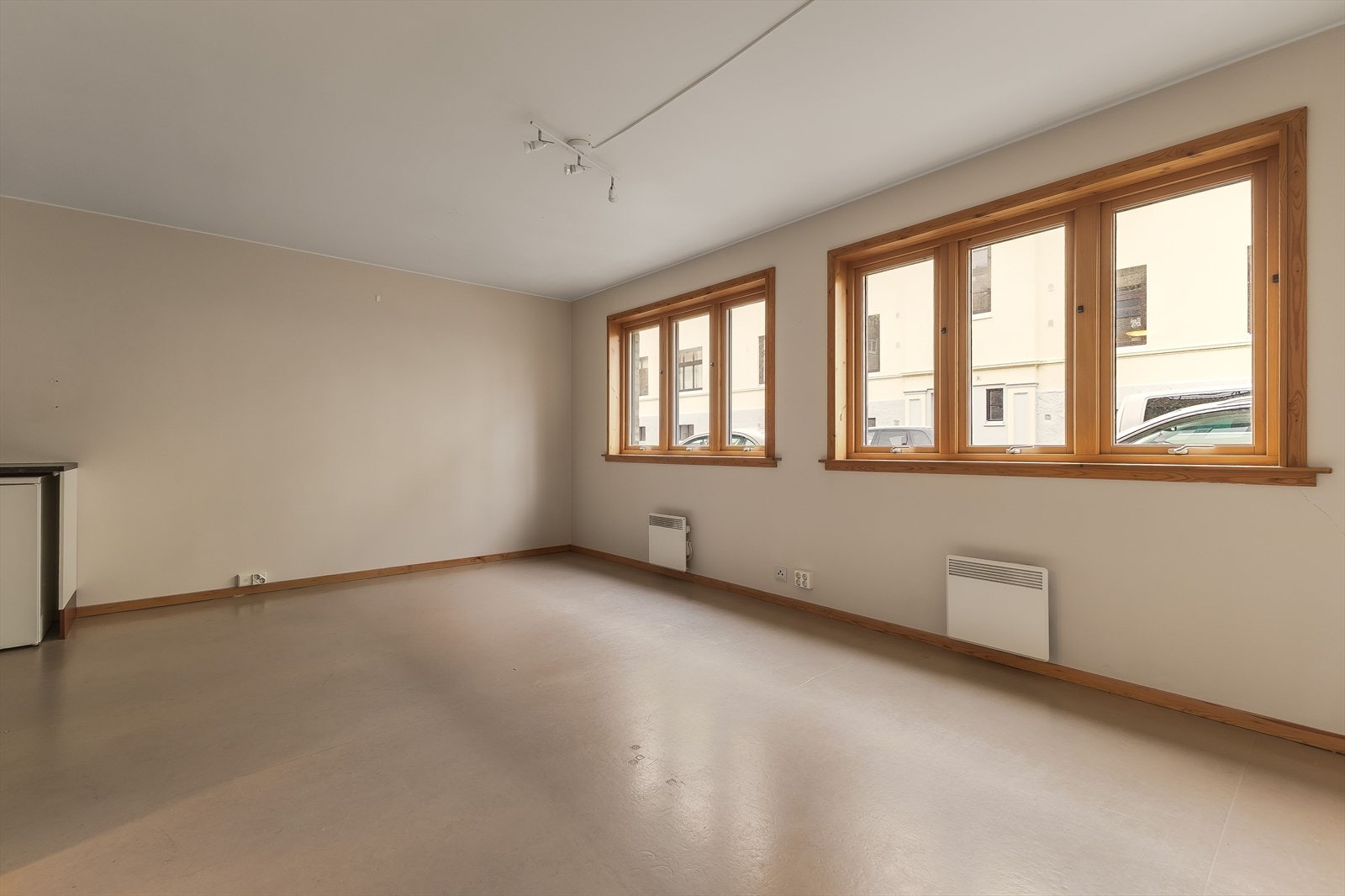 Godt med vinduer i stue Galleribilde