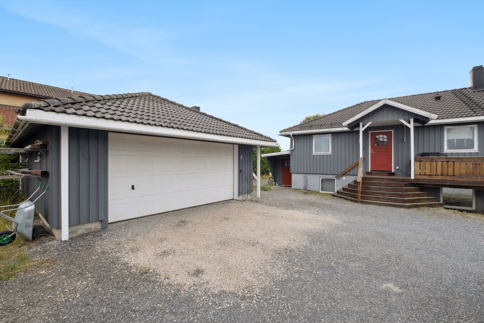 Boligen har en dobbel-garasje på 46 m². Galleribilde