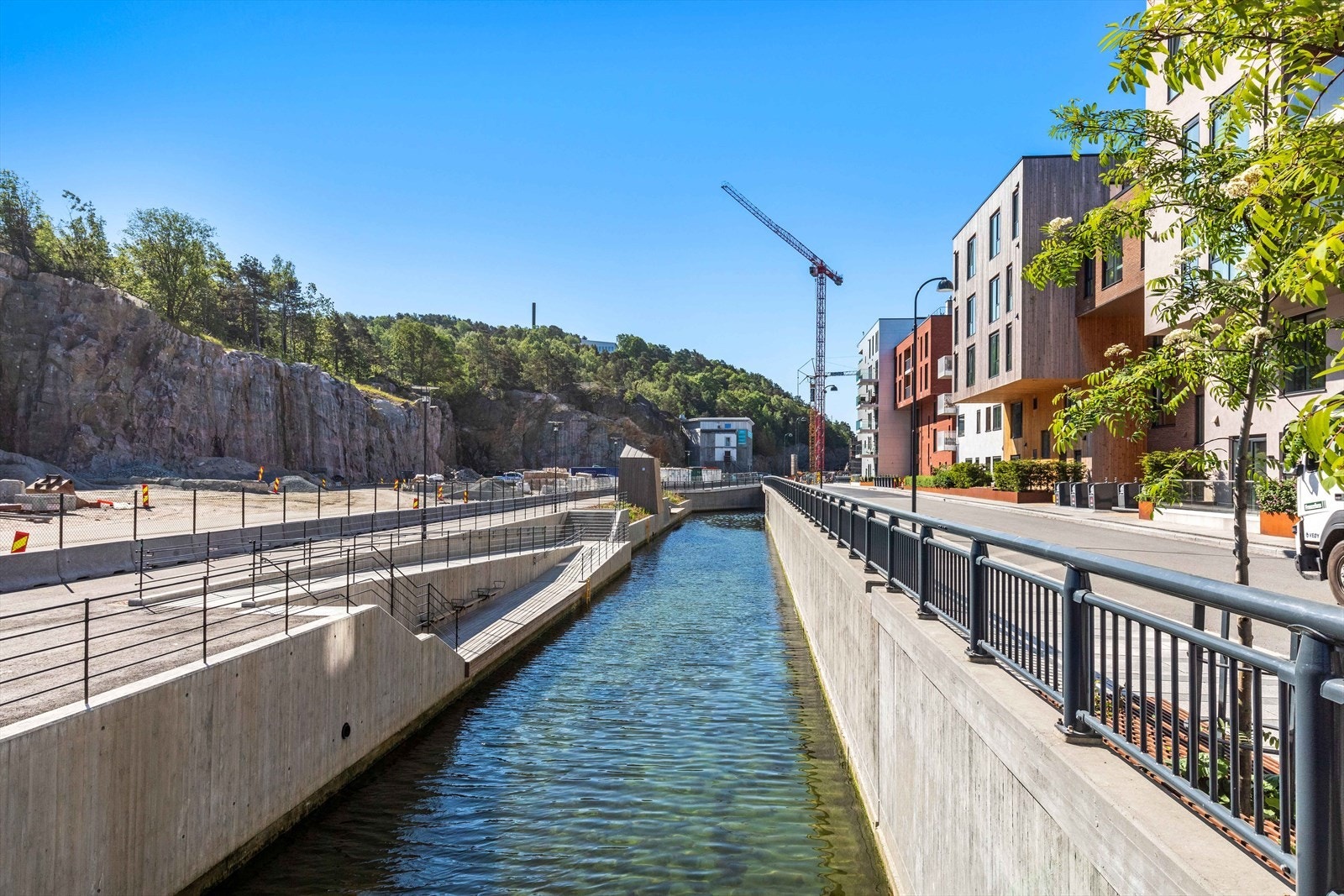 Fjellhallen - Gjesteparkering mm. i naboeiendommen Fjellhallen Parkering Galleribilde