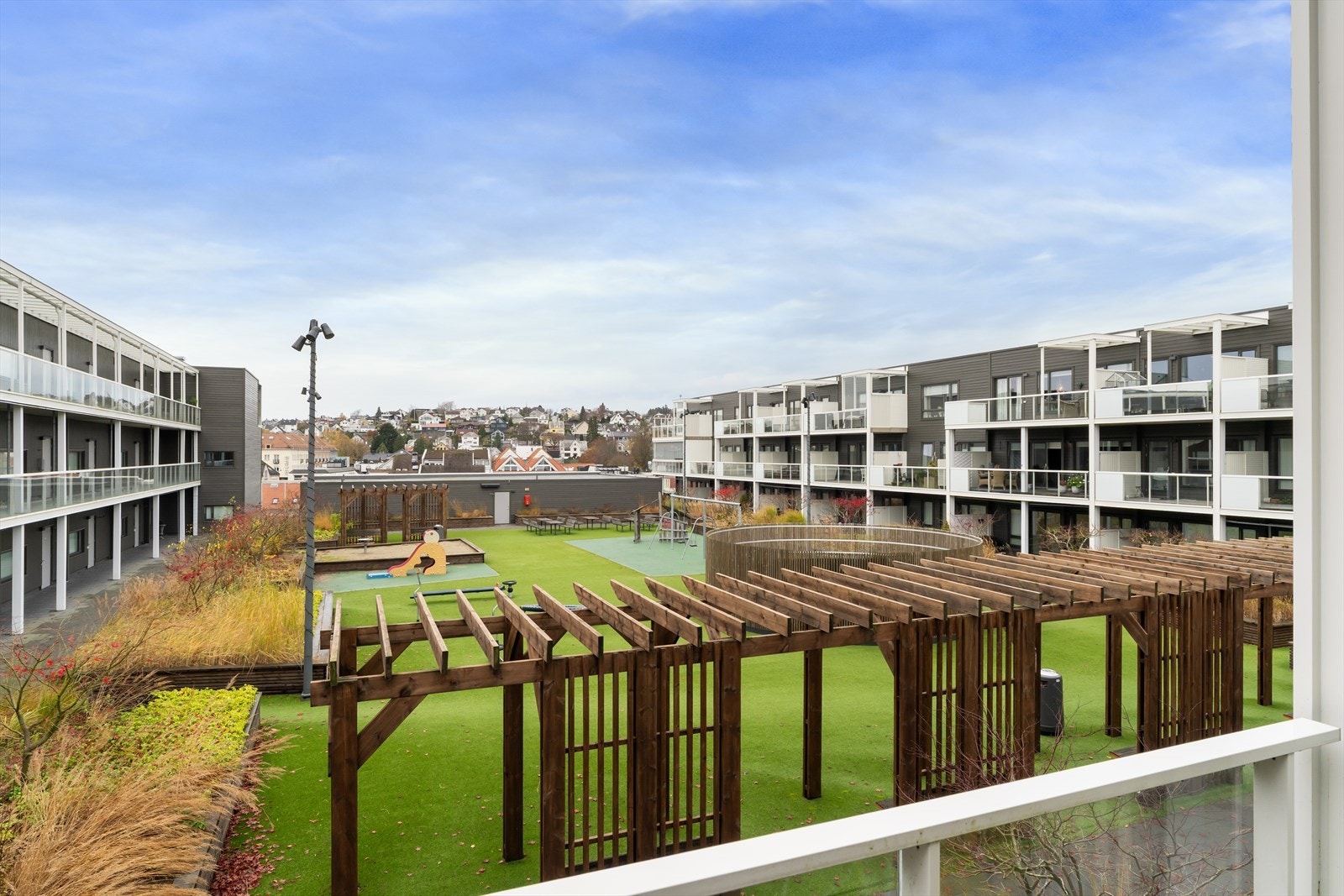 Balkongen har utsikt mot atriumet. Galleribilde