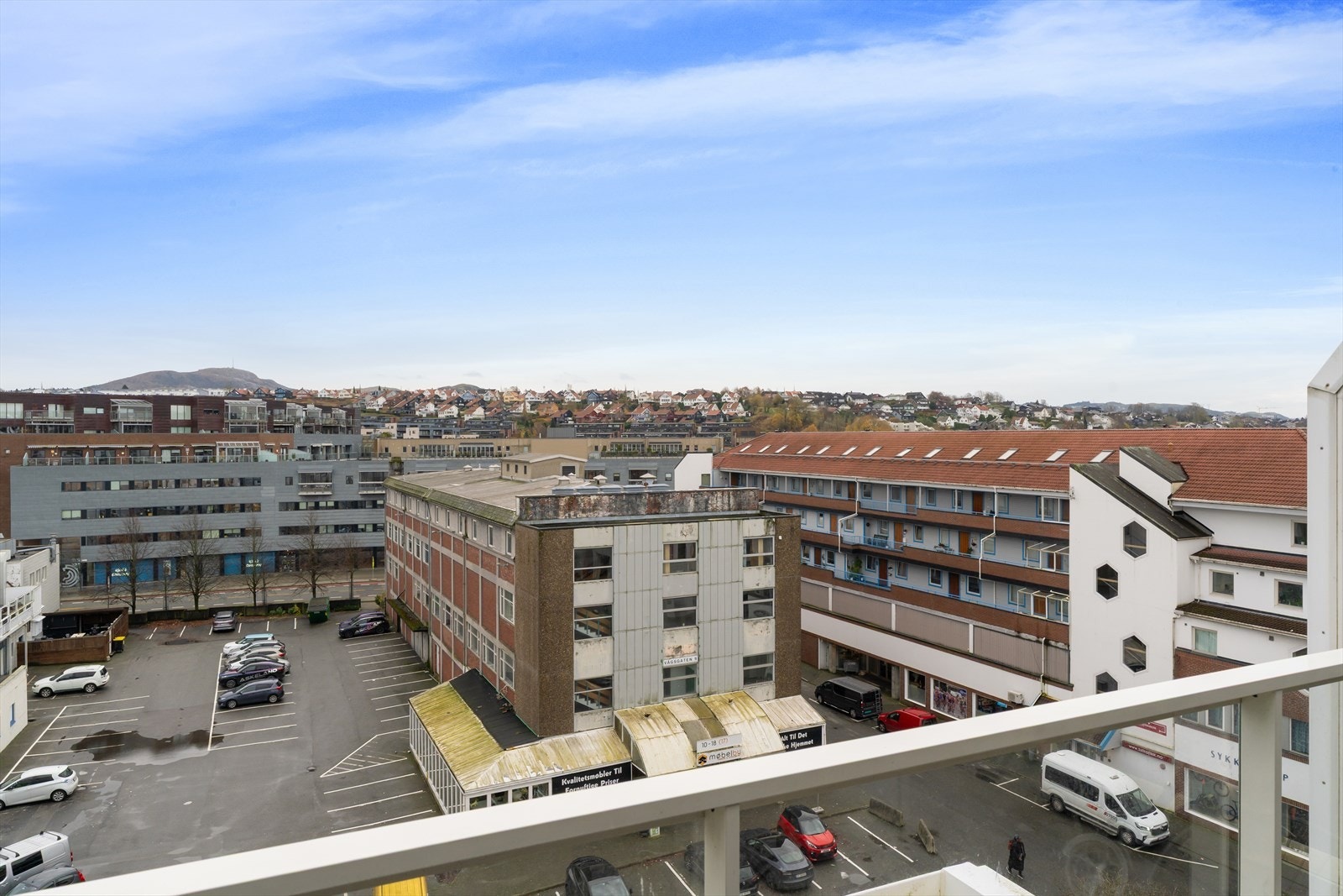 Beliggenheten i Vågsgata 20B er ideell, takket være nærheten til alt Sandnes sentrum har å tilby. Galleribilde