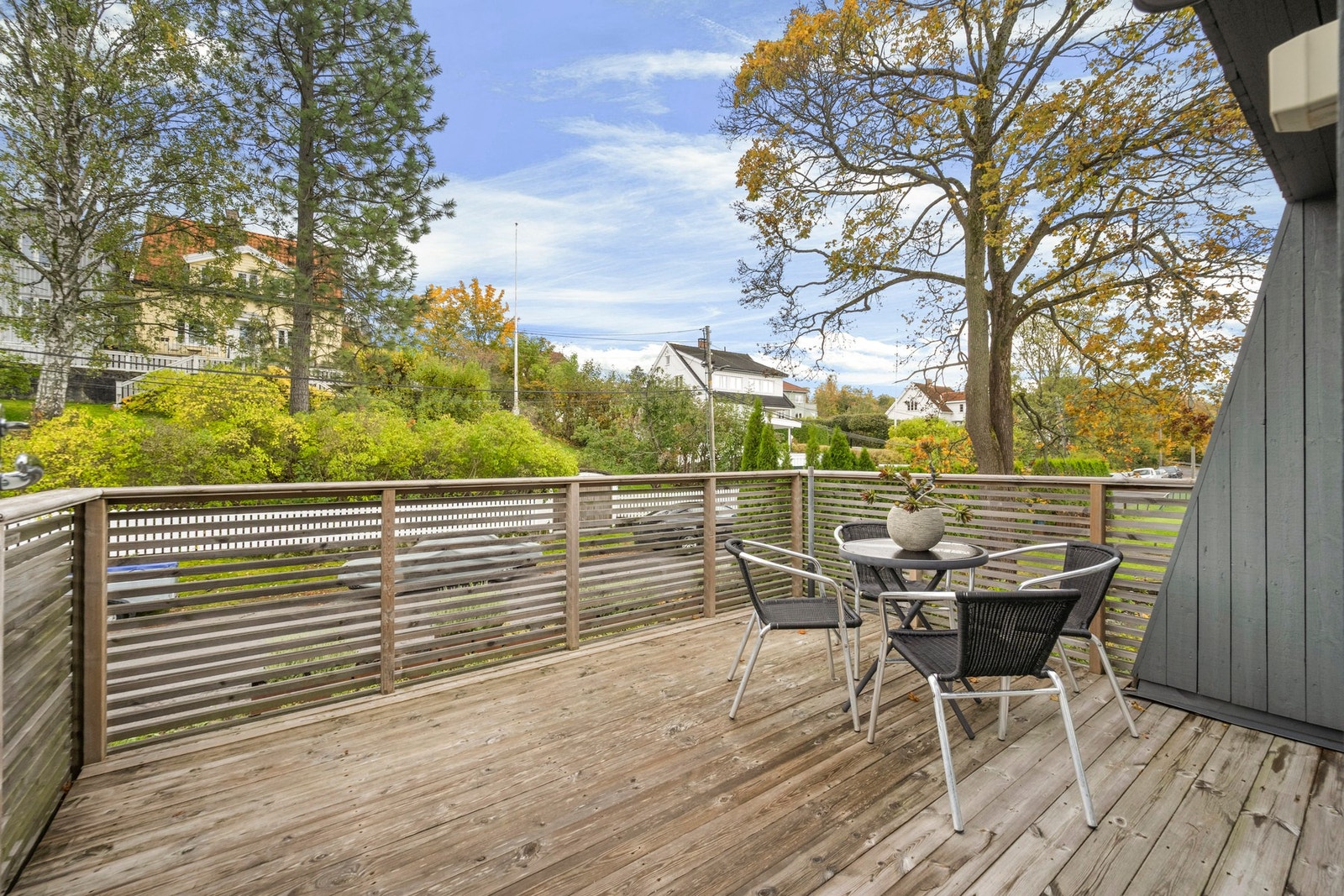 Flere uteplasser med sol hele dagen. Galleribilde