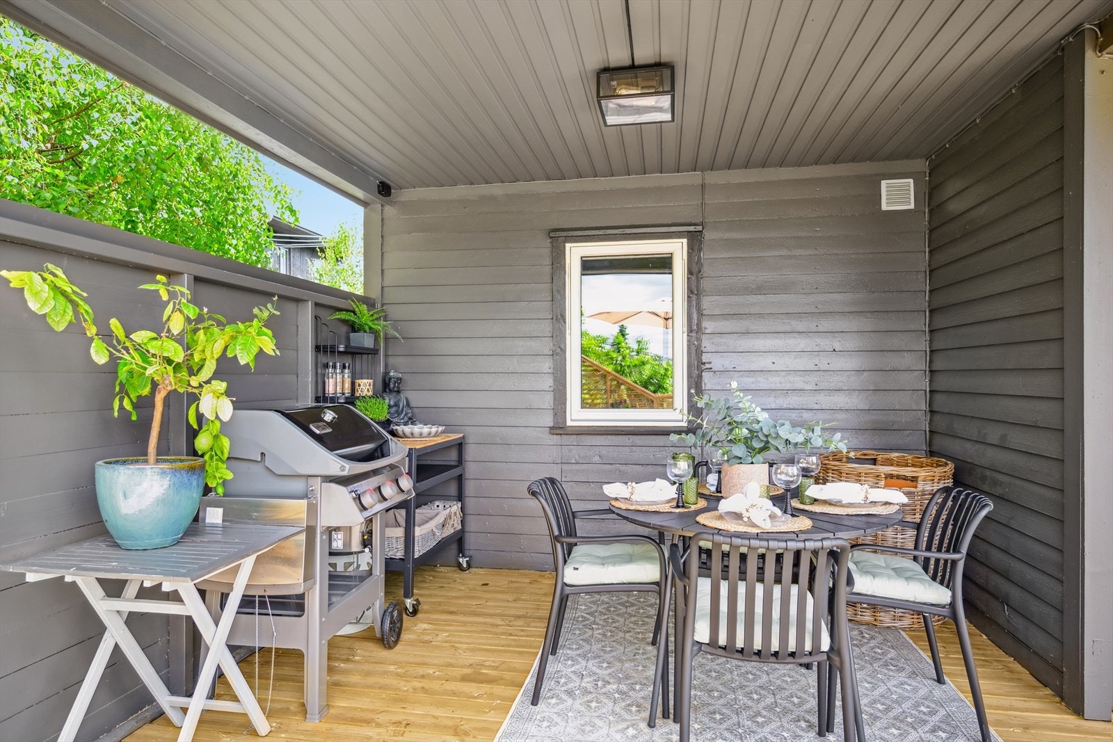 Lun og koselig plass under tak for hyggelige kvelder Galleribilde