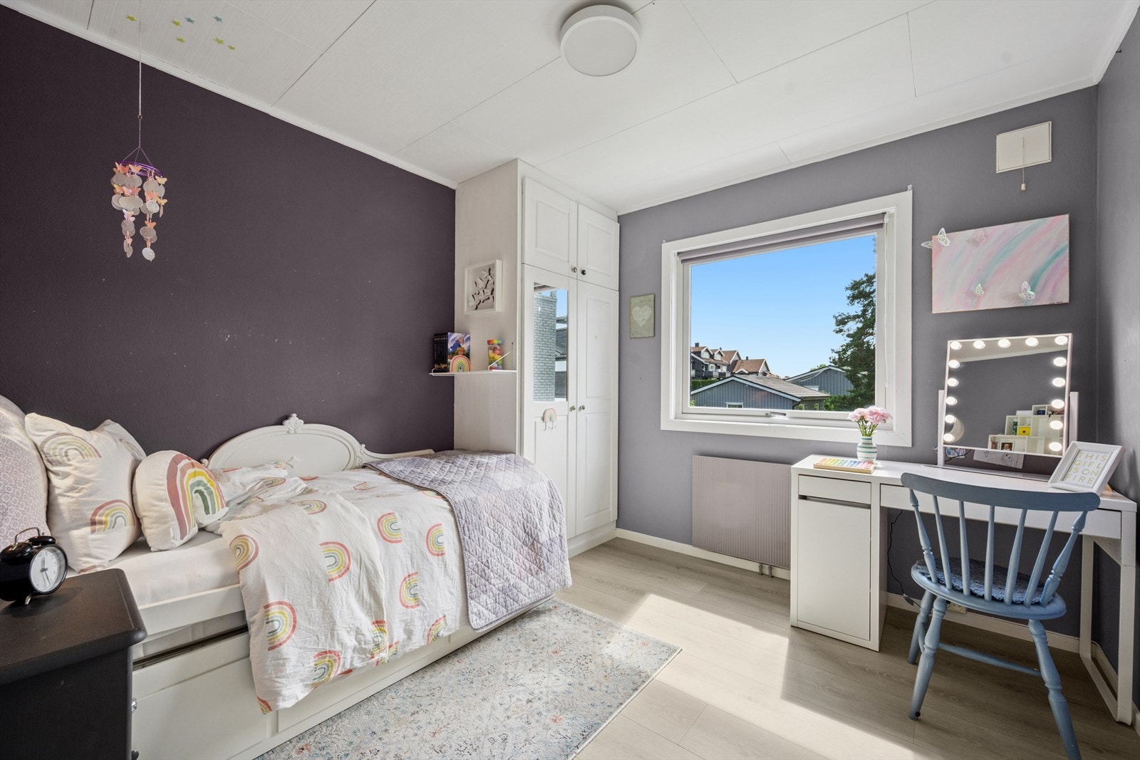 Soverom 2 med plassbebygd garderobe Galleribilde