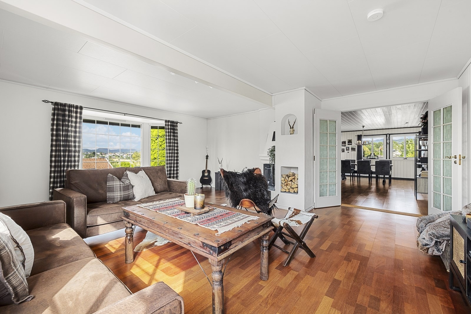 I tilknytning til stuen finner man en romslig tv-stue Galleribilde