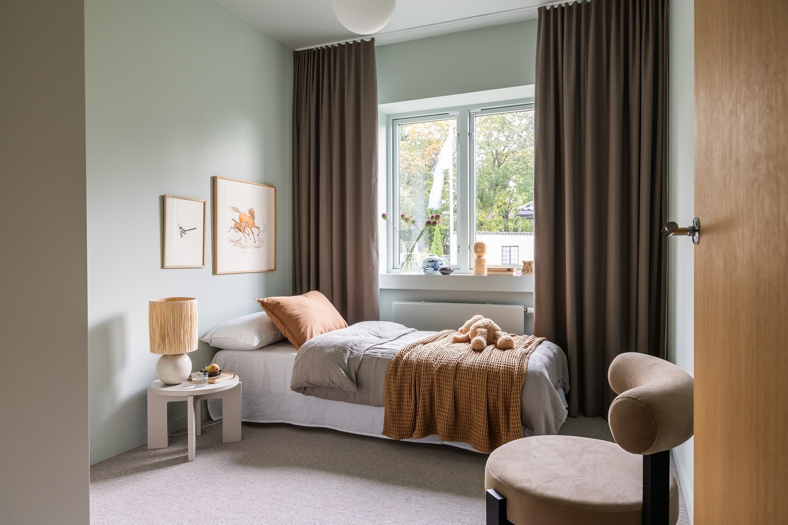 Soverom 4, med plass til dobbeltseng og tilhørende møblement. Galleribilde