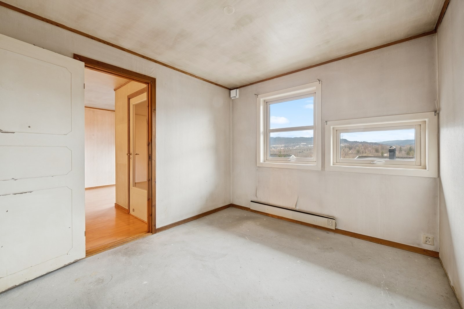 Boligen har to romslige soverom med plass til dobbeltseng og garderobeløsning. Galleribilde