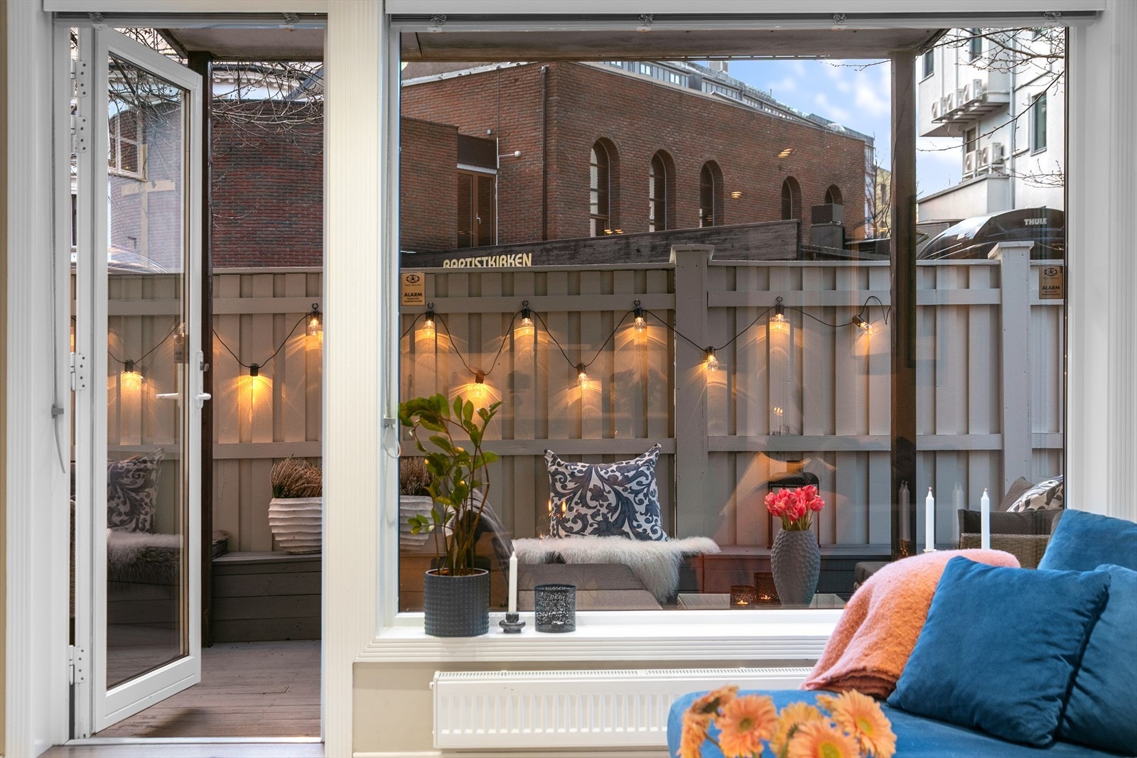 Fra stuen er det utgang til en herlig terrasse på 22m². Galleribilde