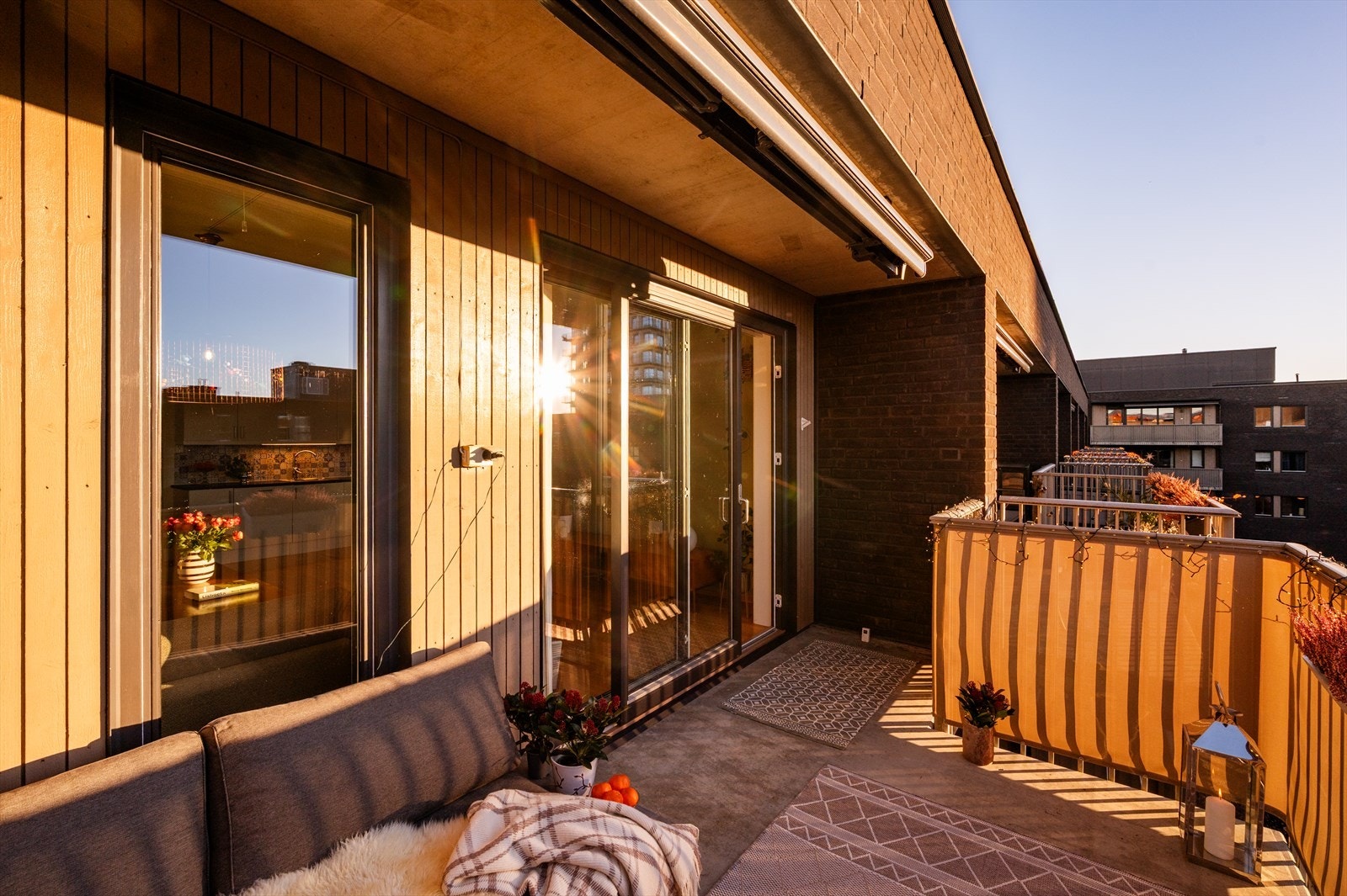 God plass til utemøblement og hyggelig beplantning. Galleribilde