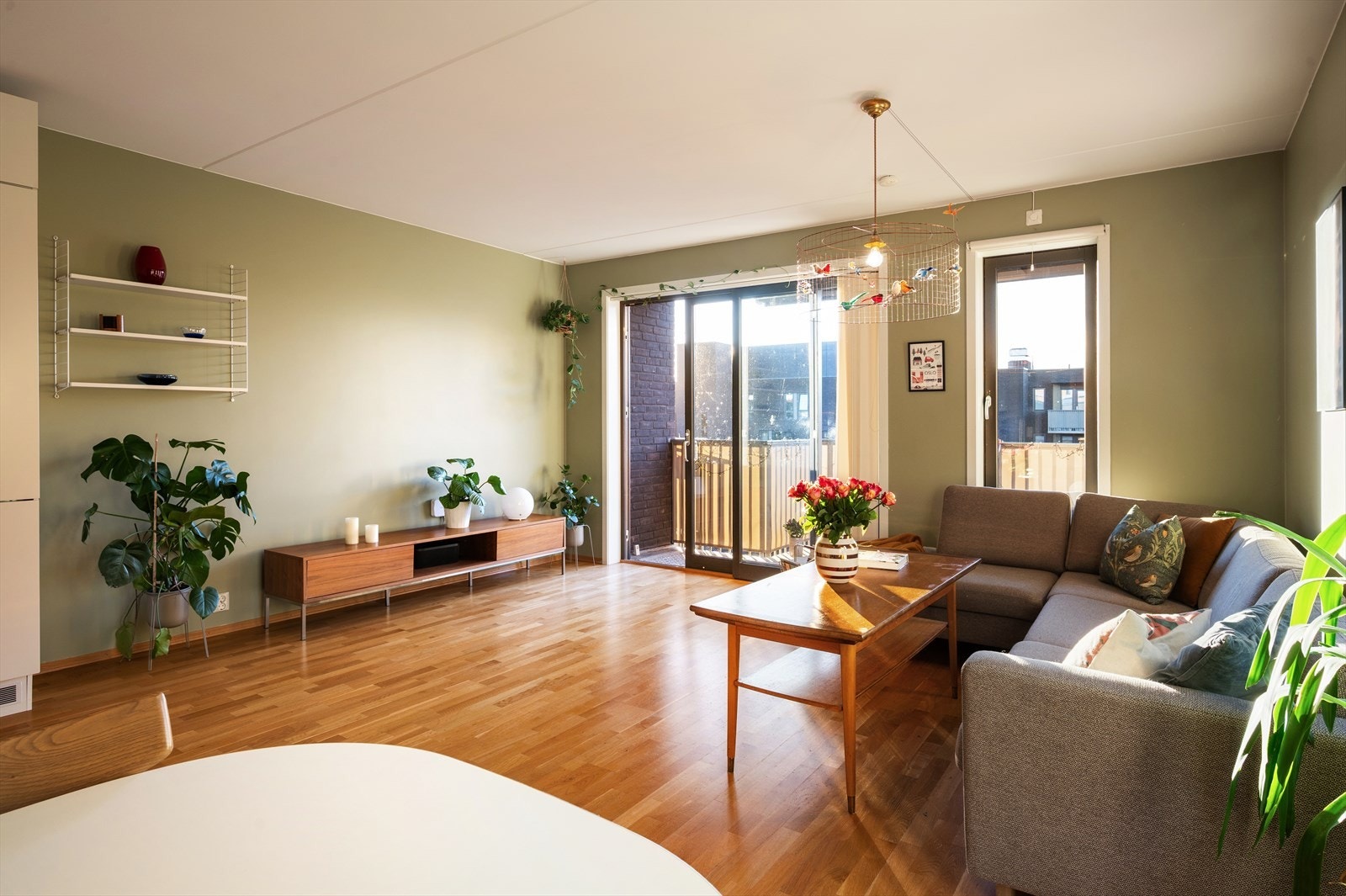 En romslig og god planløsning gir rom for gode møbleringsmuligheter. Galleribilde