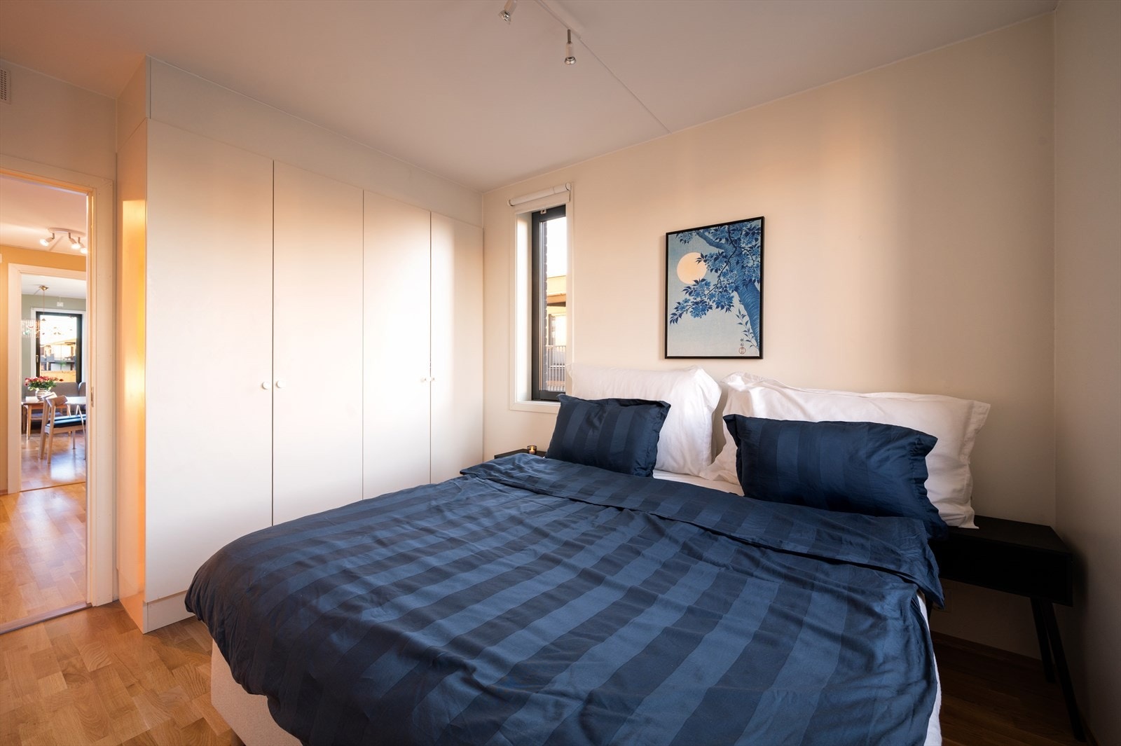 Det medfølger også en stor garderobeløsning. Galleribilde