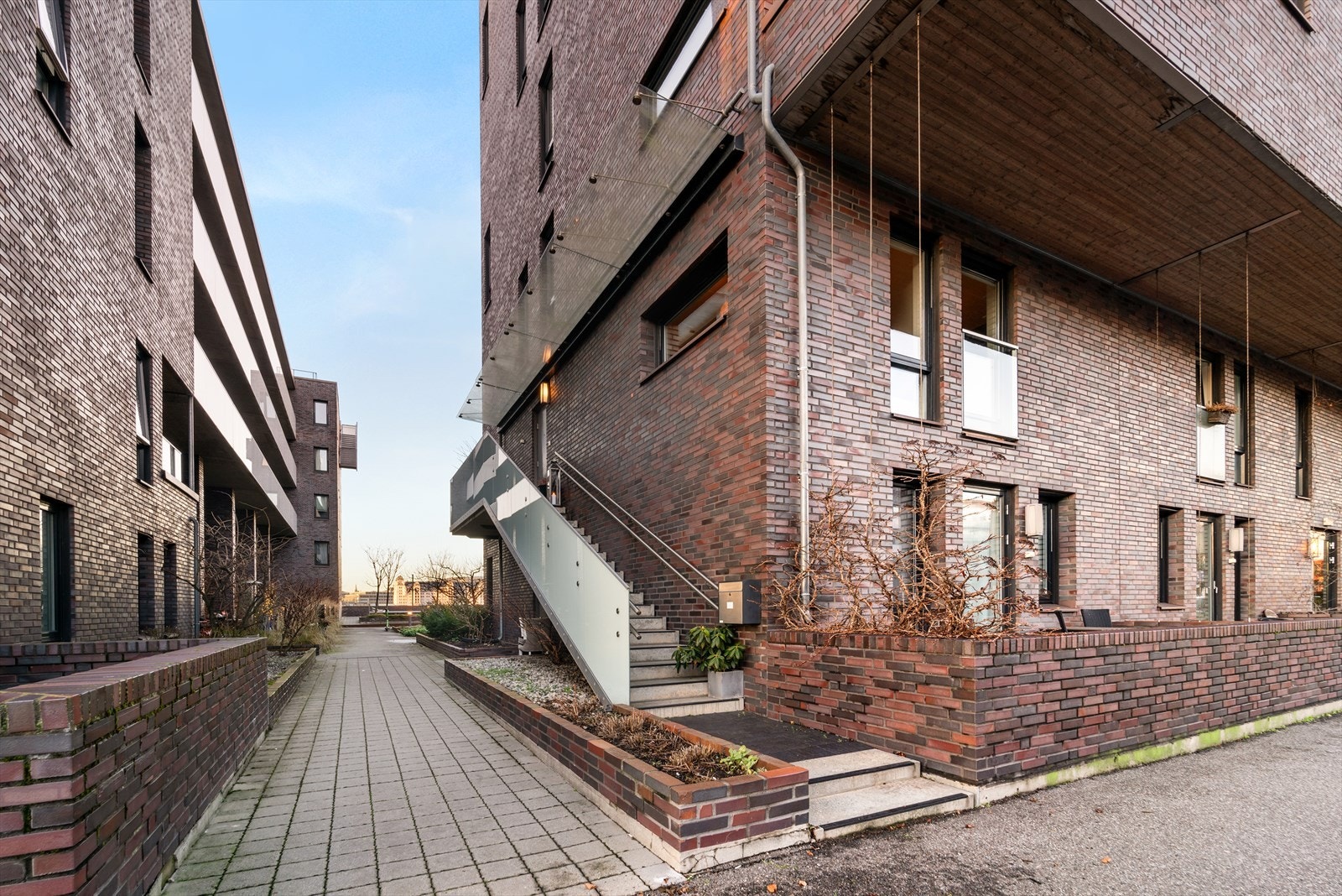 Det er adkomst både via hovedinngang og egen, separat inngang. Galleribilde