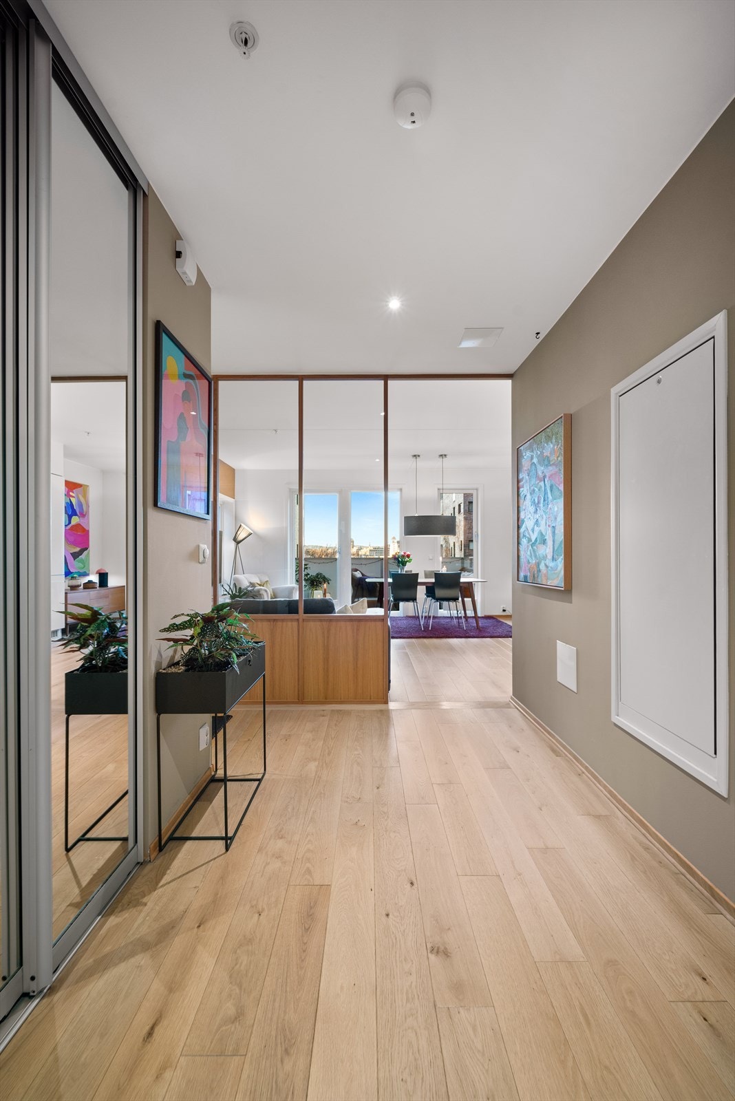 Mellomgang. Galleribilde