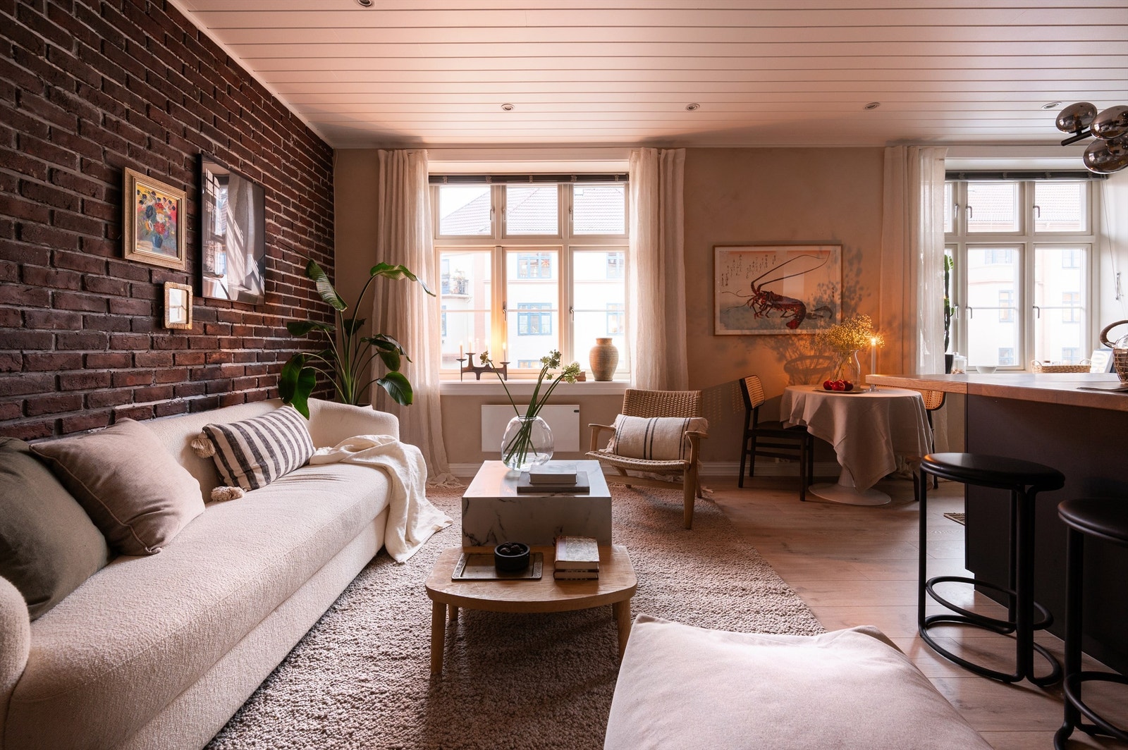 En lys og moderne 2-roms med svært attraktiv beliggenhet i klassisk Torshovgård! Galleribilde