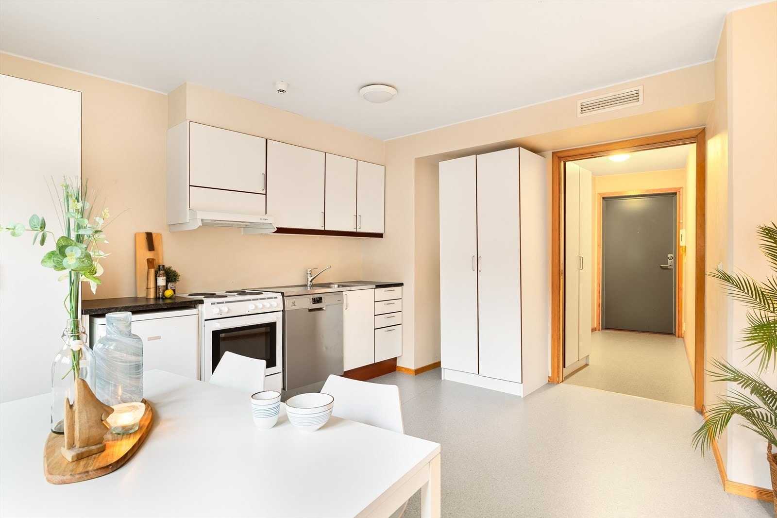 Kjøkken / stue mot entre Galleribilde