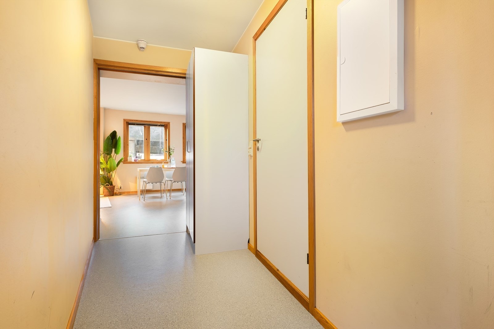 Entre mot stue Galleribilde