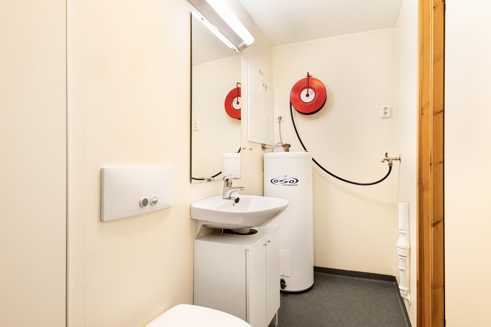 Opplegg for vaskemaskin på bad Galleribilde