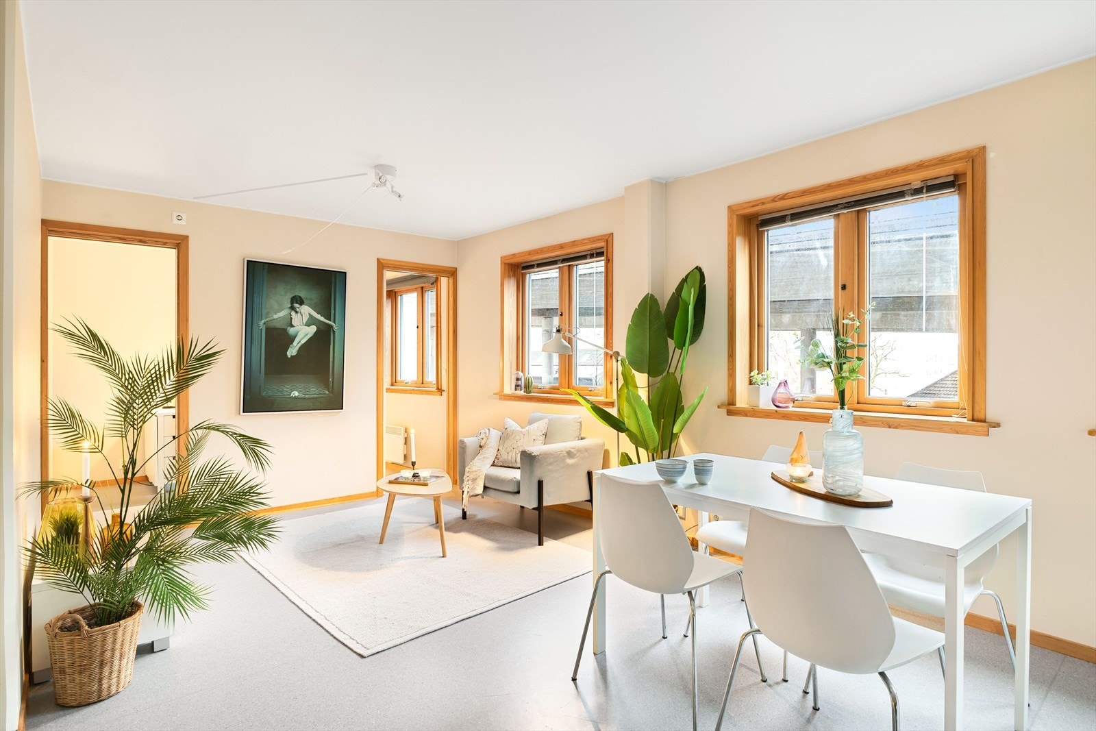 Stue og kjøkken mot soverom Galleribilde