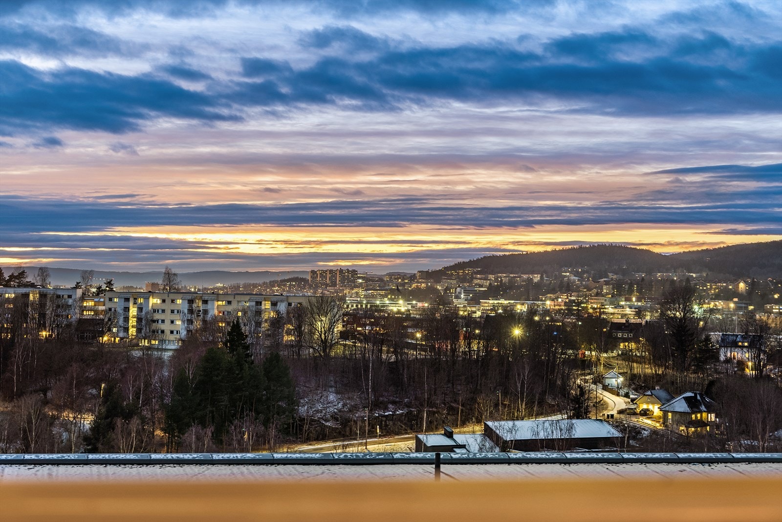 Nærmeste bussholdeplass ligger kun fire minutters gange fra boligen. Galleribilde