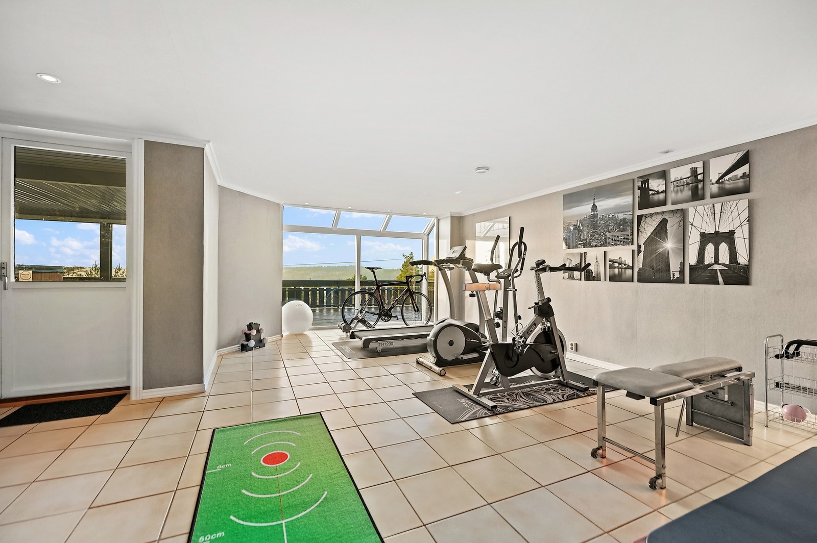 Kjellerstuen benyttes i dag som treningsrom. Galleribilde