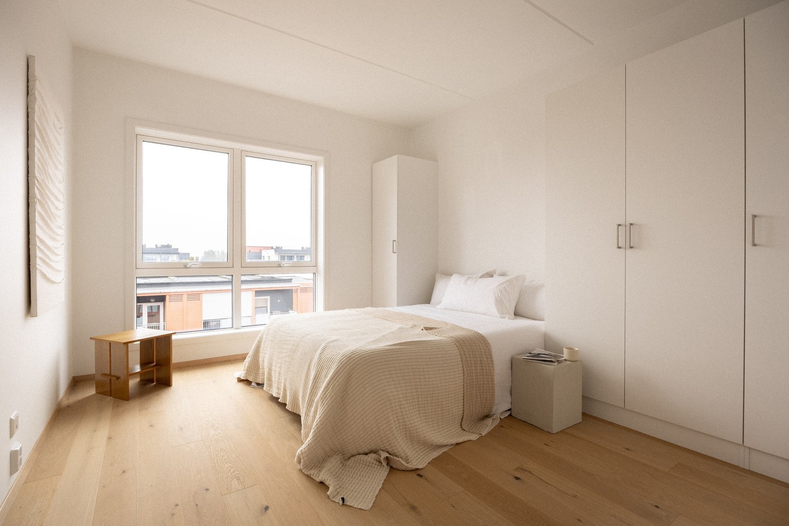 Leiligheten har totalt tre soverom og to bad. Galleribilde