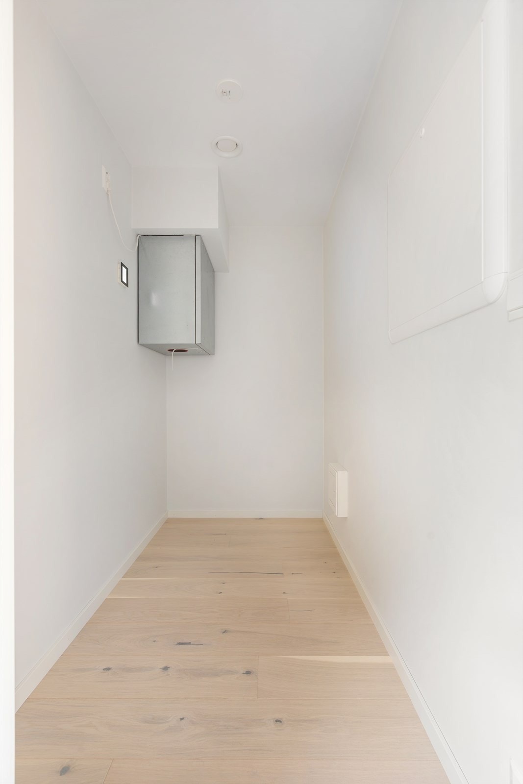 I tilknytning til soverommet er det en praktisk bod. Galleribilde