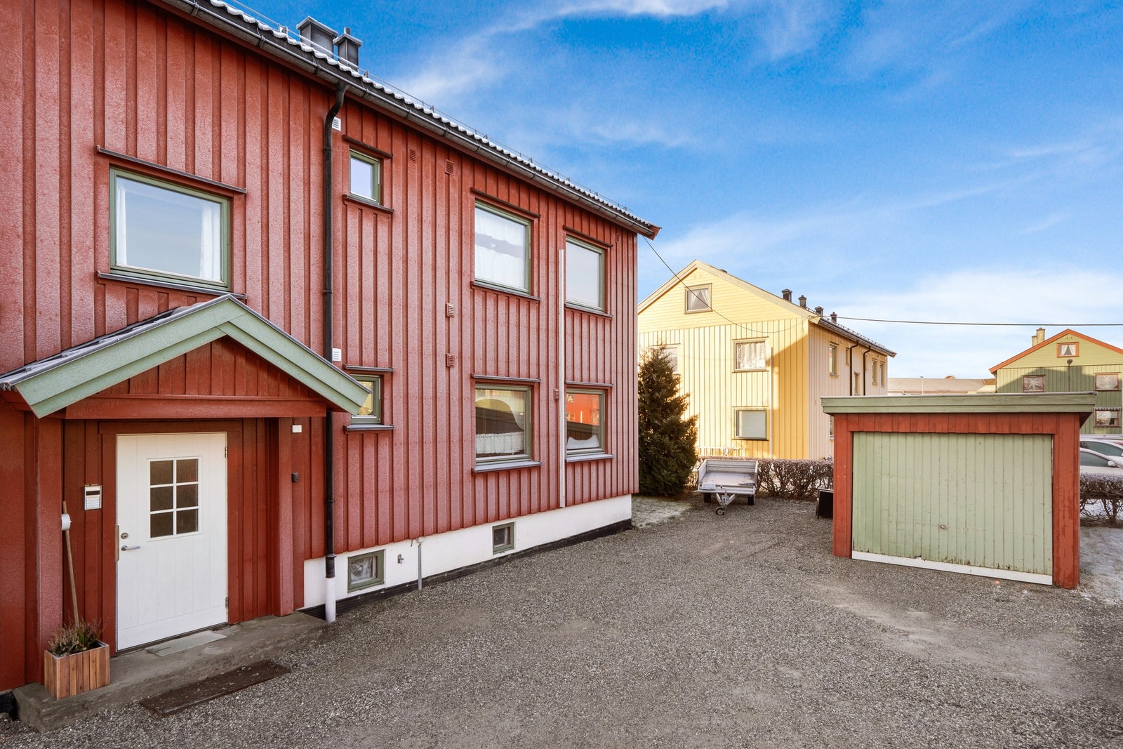 Det følger garasje med leiligheten Galleribilde