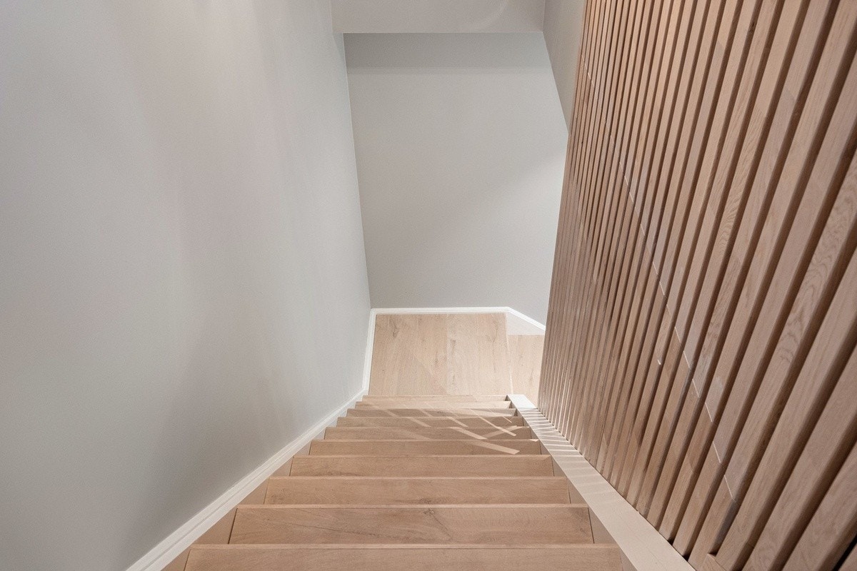 Trapp fra yttergang og opp i leiligheten Galleribilde