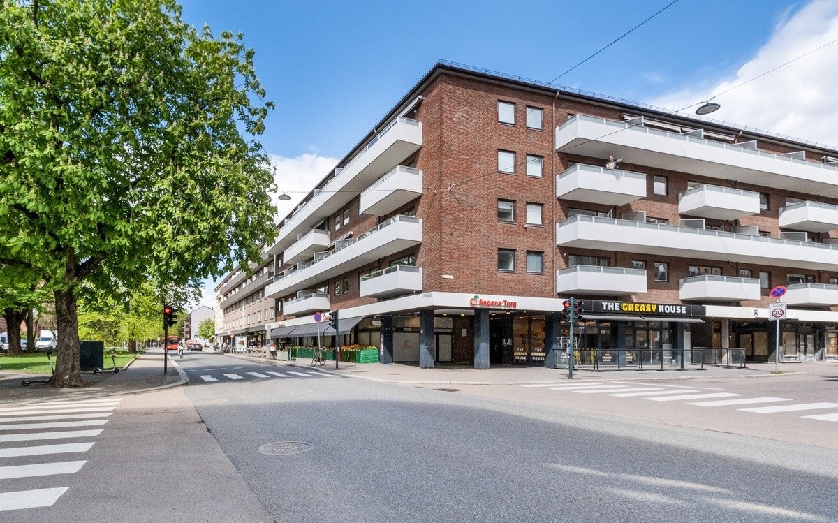 Bygget og inngangspartiet Galleribilde