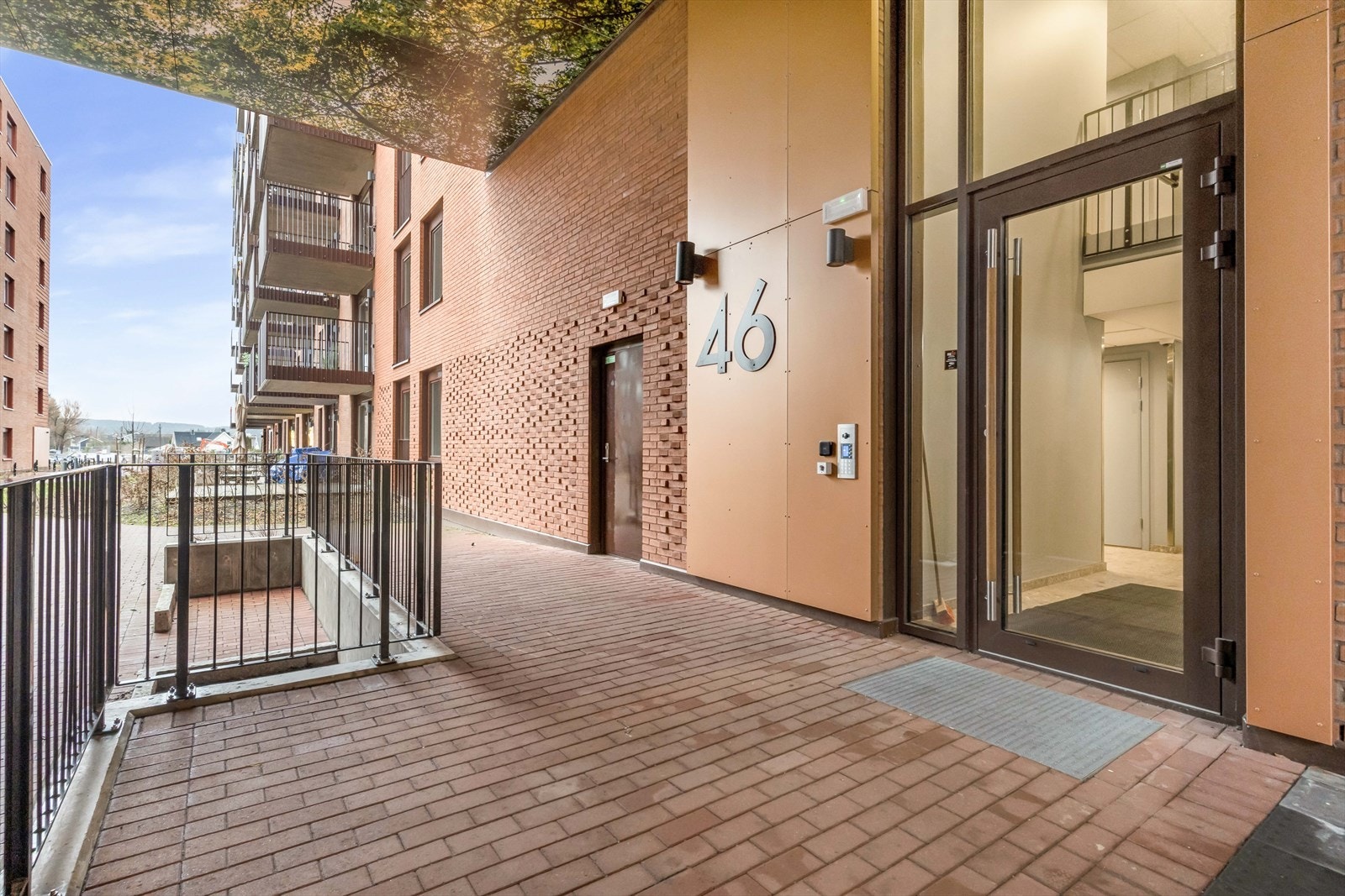 Flott inngangsparti som gir et godt førsteinntrykk av prosjektet. Galleribilde