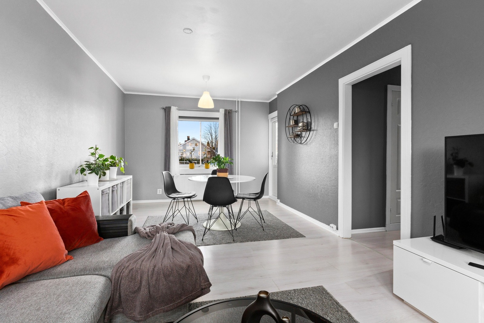 Velkommen til Gauselveien 1a, en supert leilighet med kort vei til det meste. Galleribilde