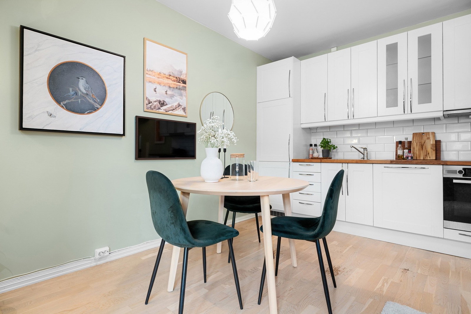 I overgangen er det naturlig plass for spisebord. Galleribilde