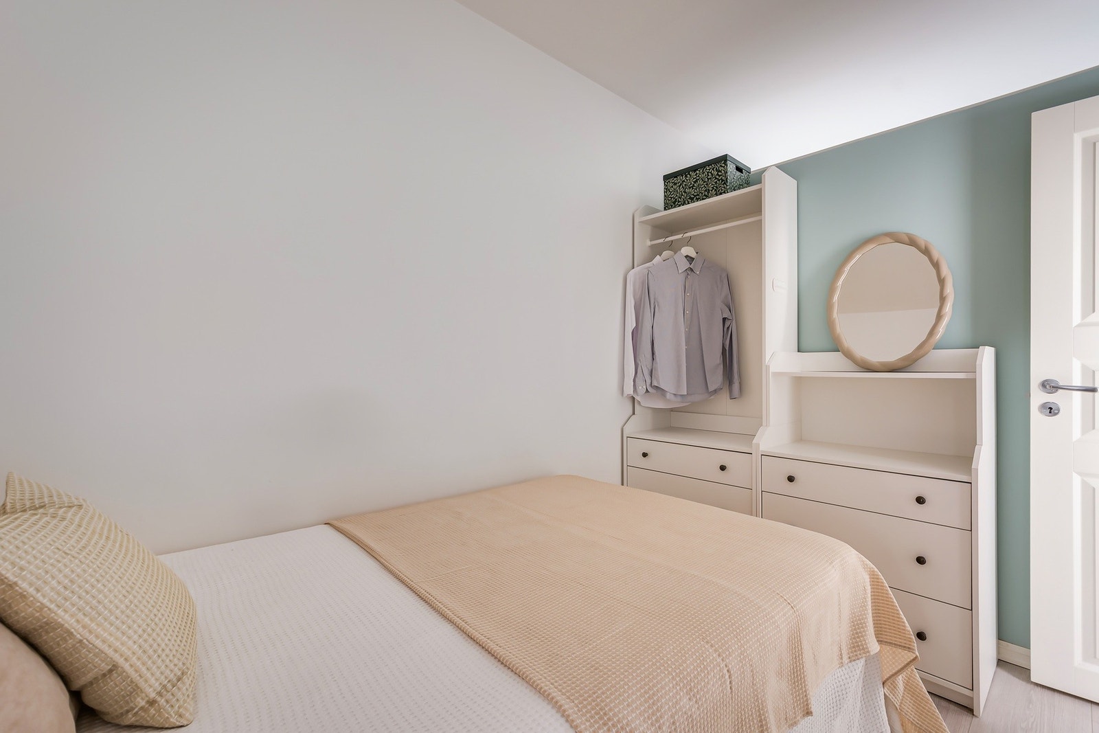 Oppbevaringsløsninger i kommode på soverommet Galleribilde