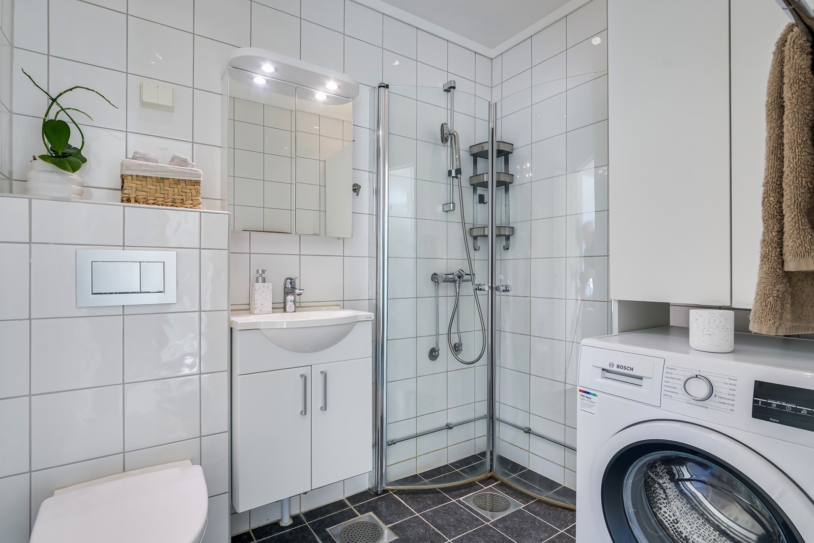 Pent flislagt bad fra 2007 gjort i regi av borettslaget Galleribilde