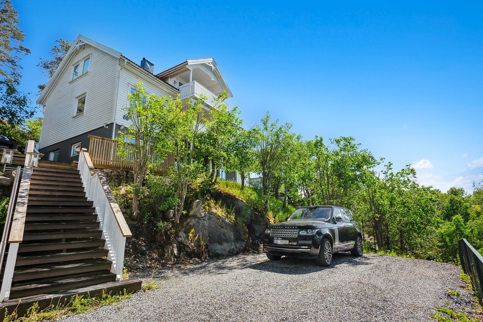 Gode parkeringsmuligheter på egen tomt. Galleribilde