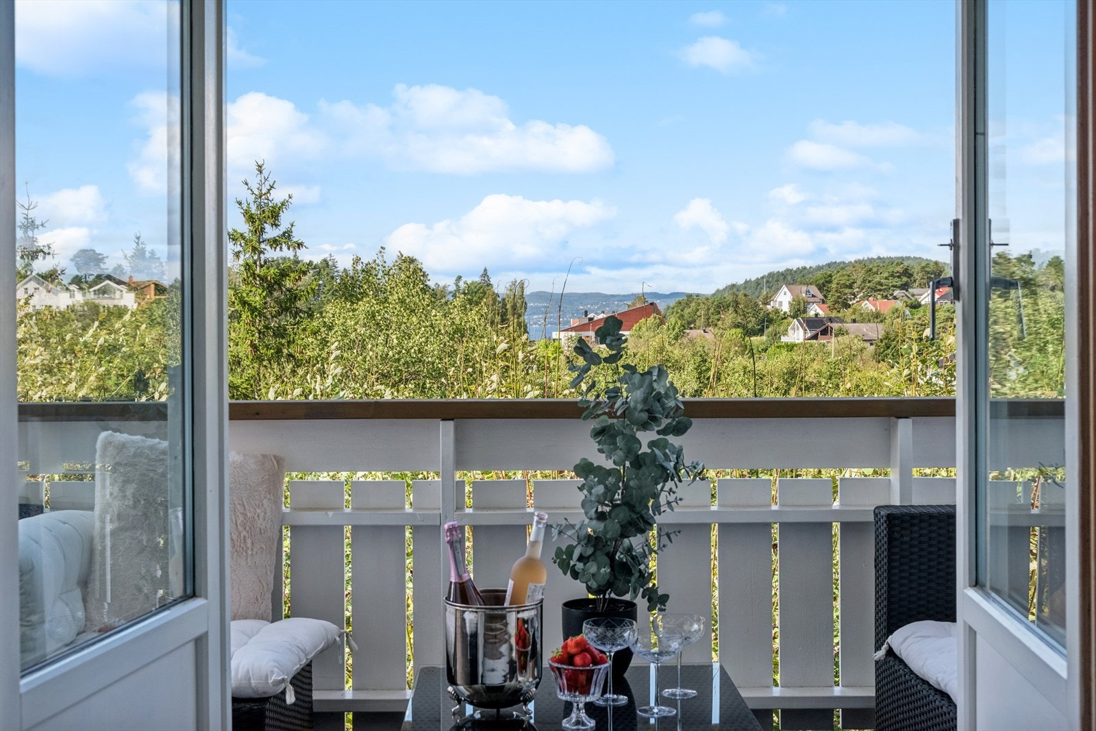 Utsikten fra deler av stuen. Galleribilde