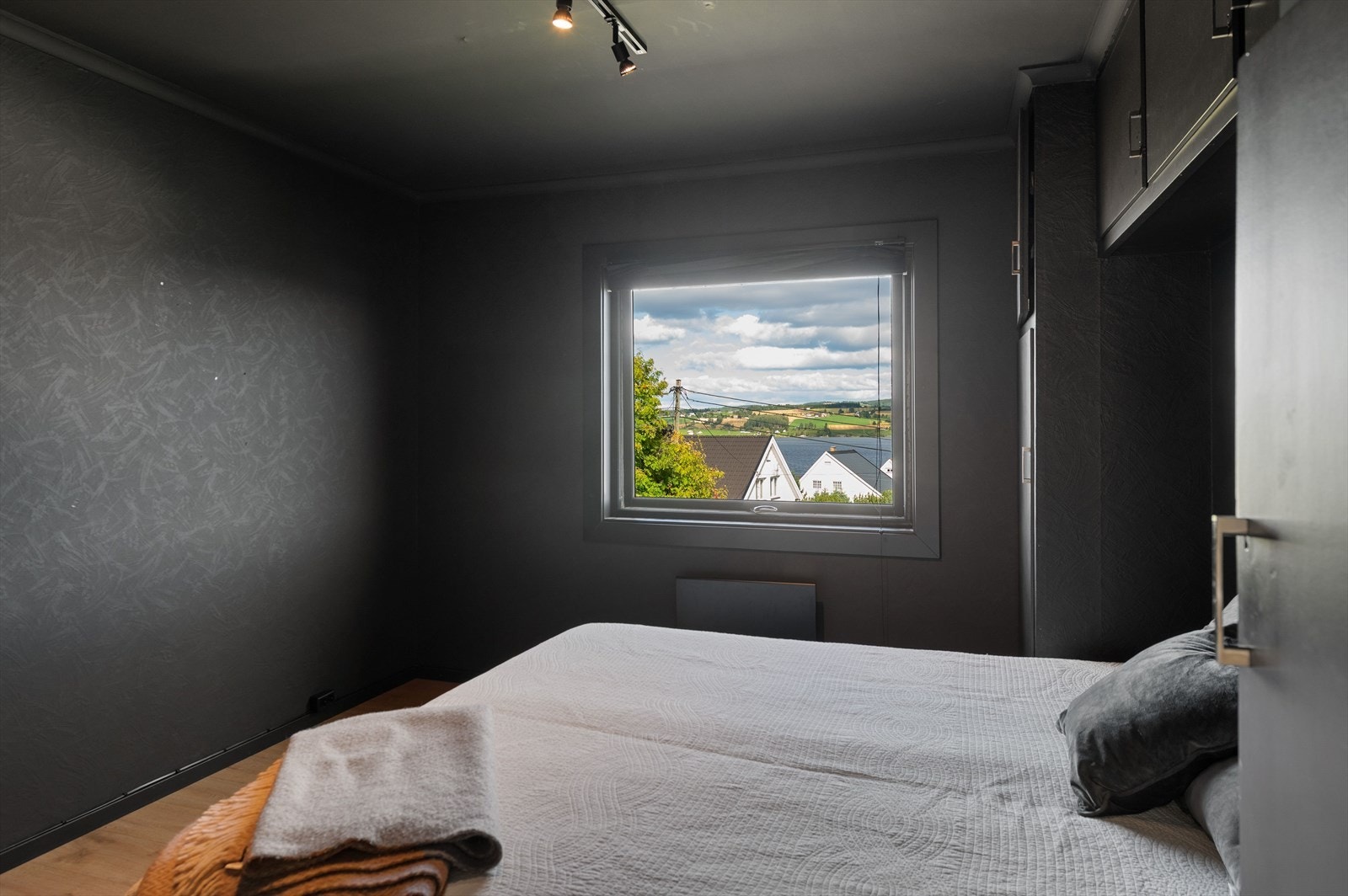 Stort hovedsoverom i 2.etasje Galleribilde