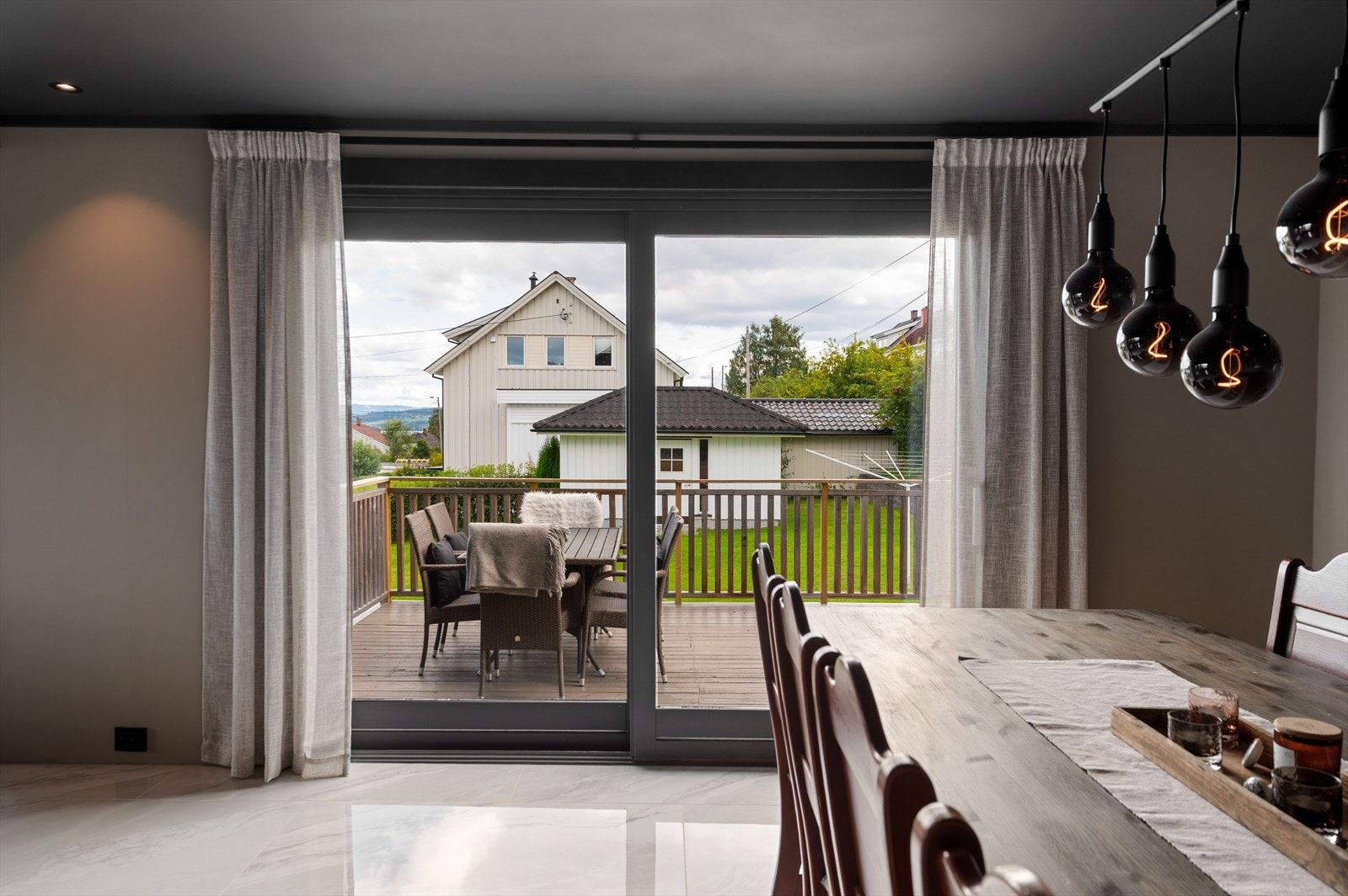 De store vindusflatene gir godt med gjennomlys Galleribilde