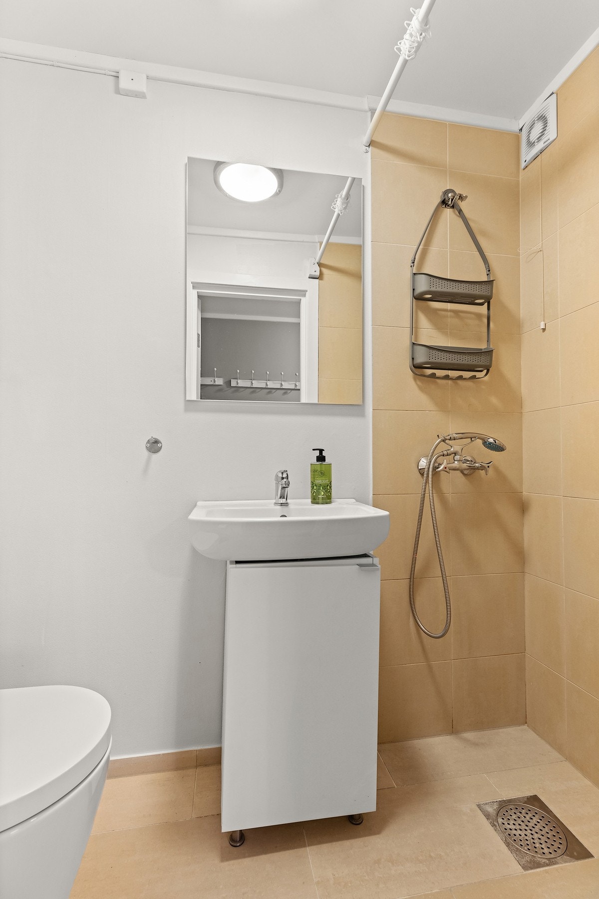 Hybel | Bad Galleribilde